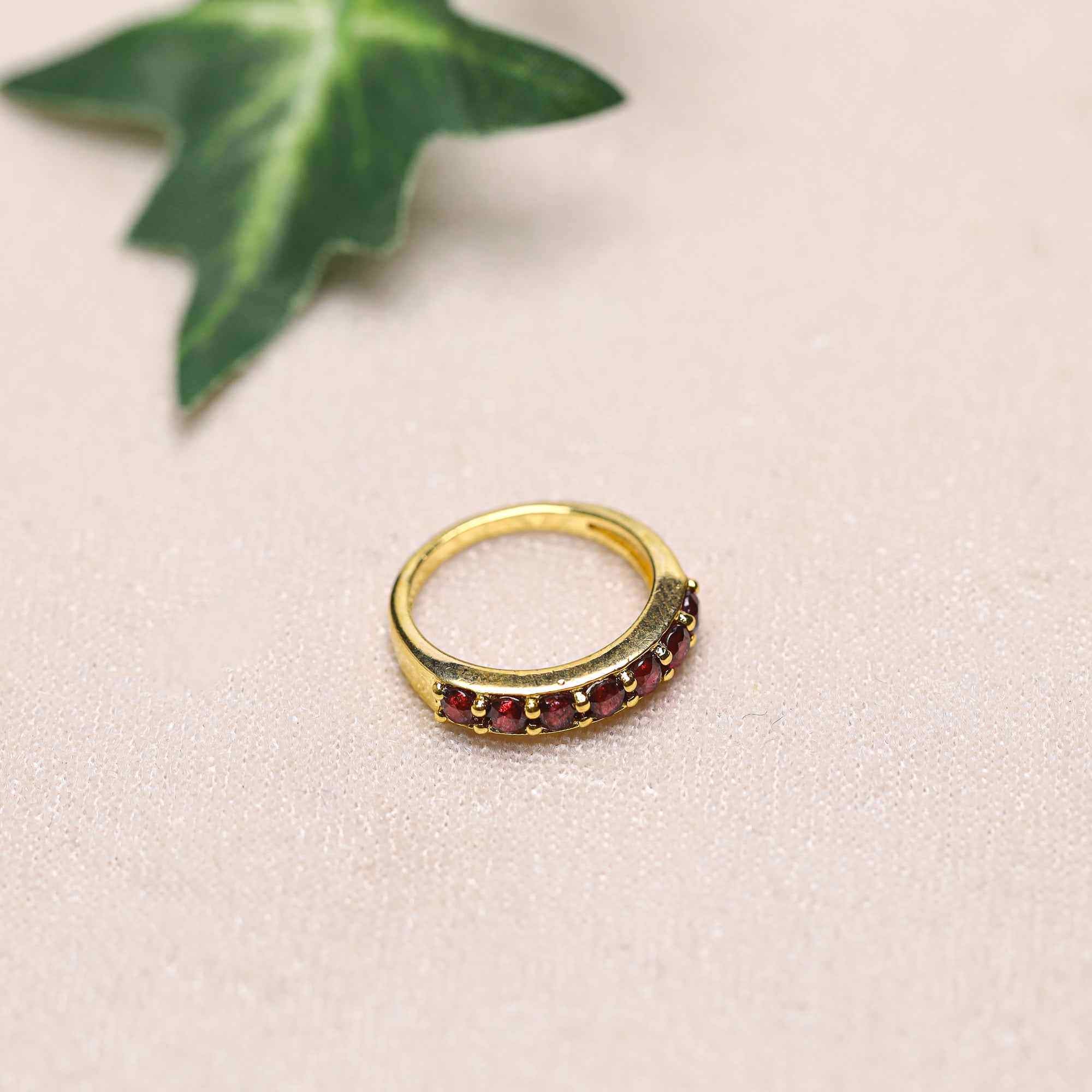 Rhodolite Garnet Round-Cut 3mm 925 Sterling Silver Challa Ring