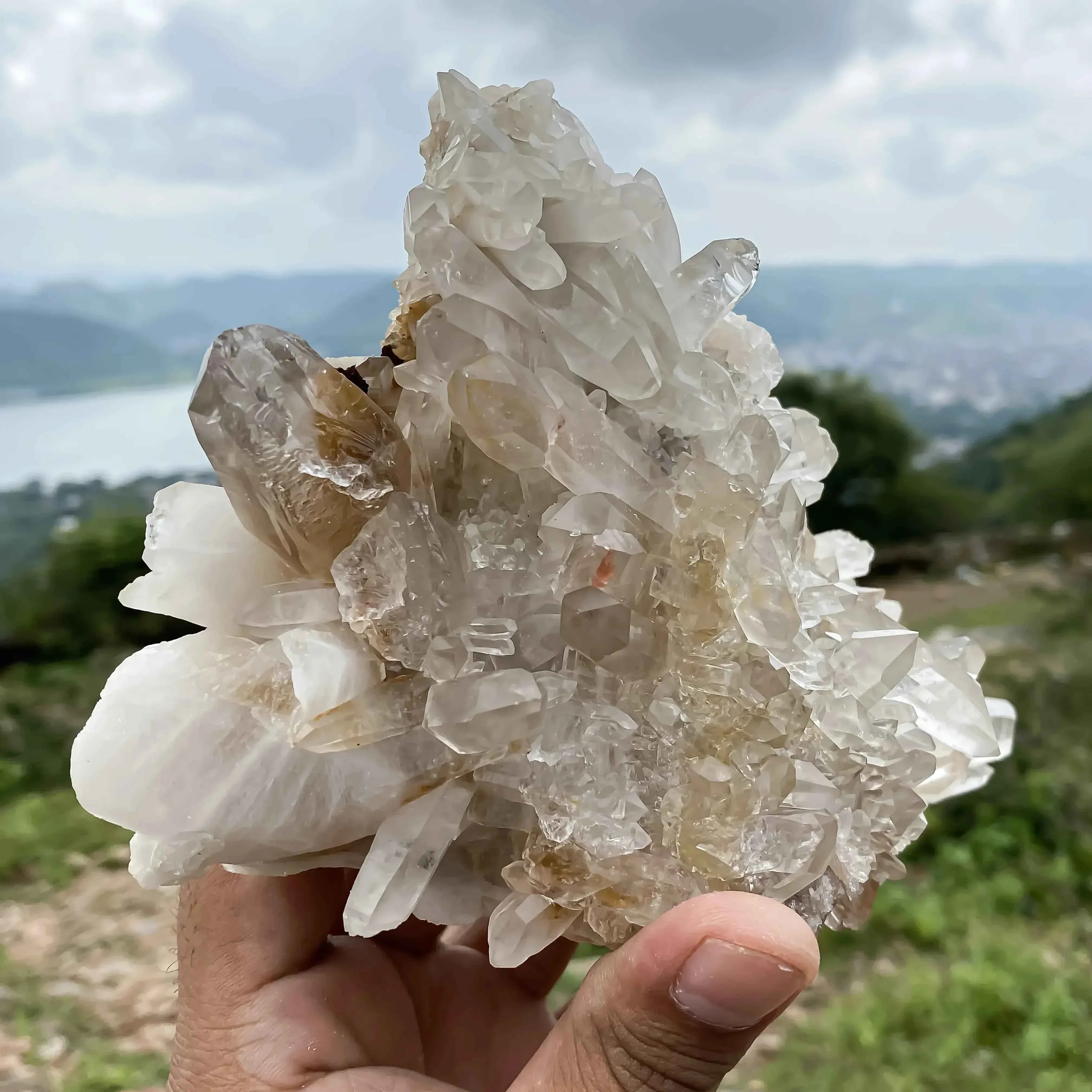 Himalayan Yellow Quartz Cluster - Natural Healing Crystal Stone 1090g for Energy and Vitality Himalayan Quartz
