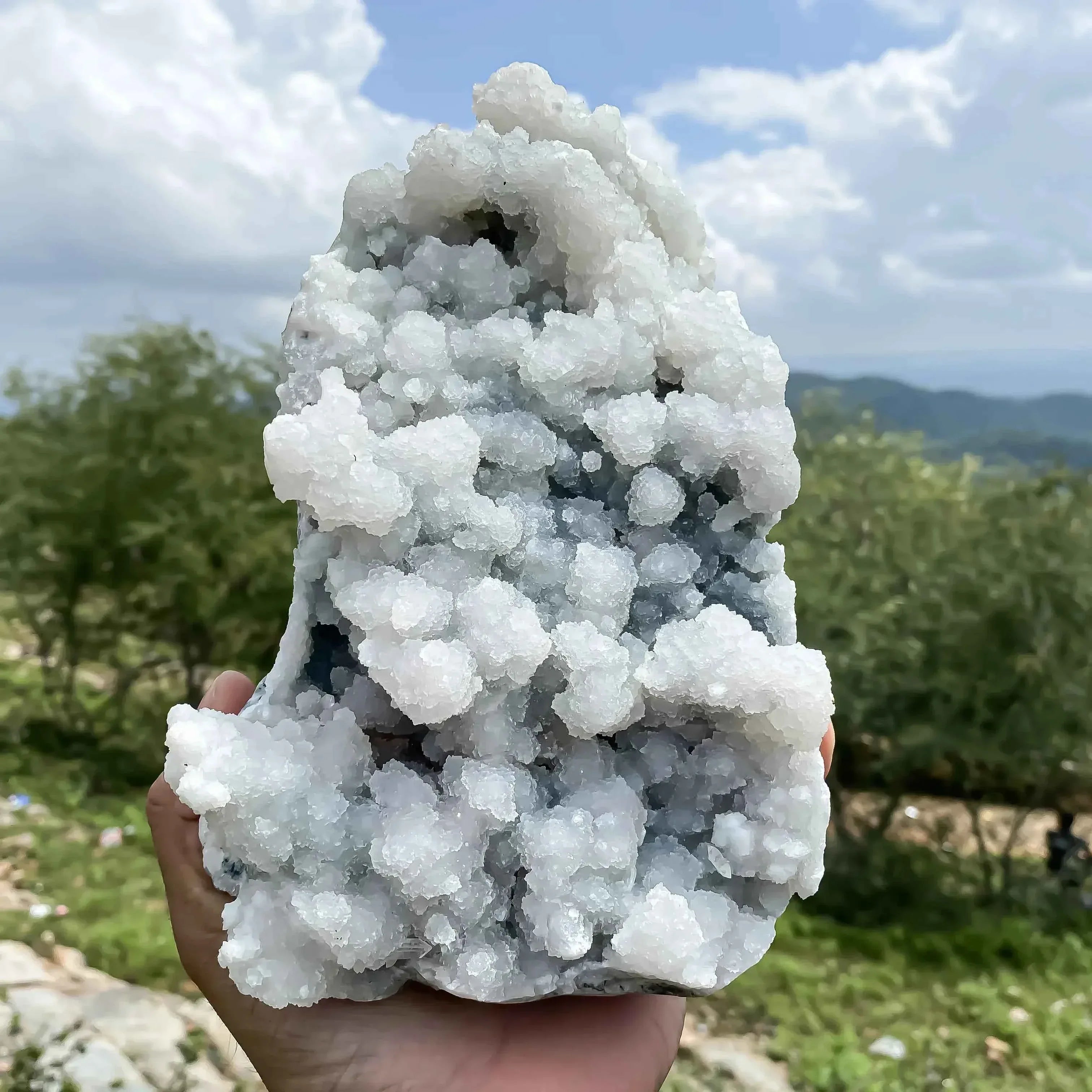 Natural White Apophyllite 2240g for Spiritual Healing and Energy Purification Zeolite