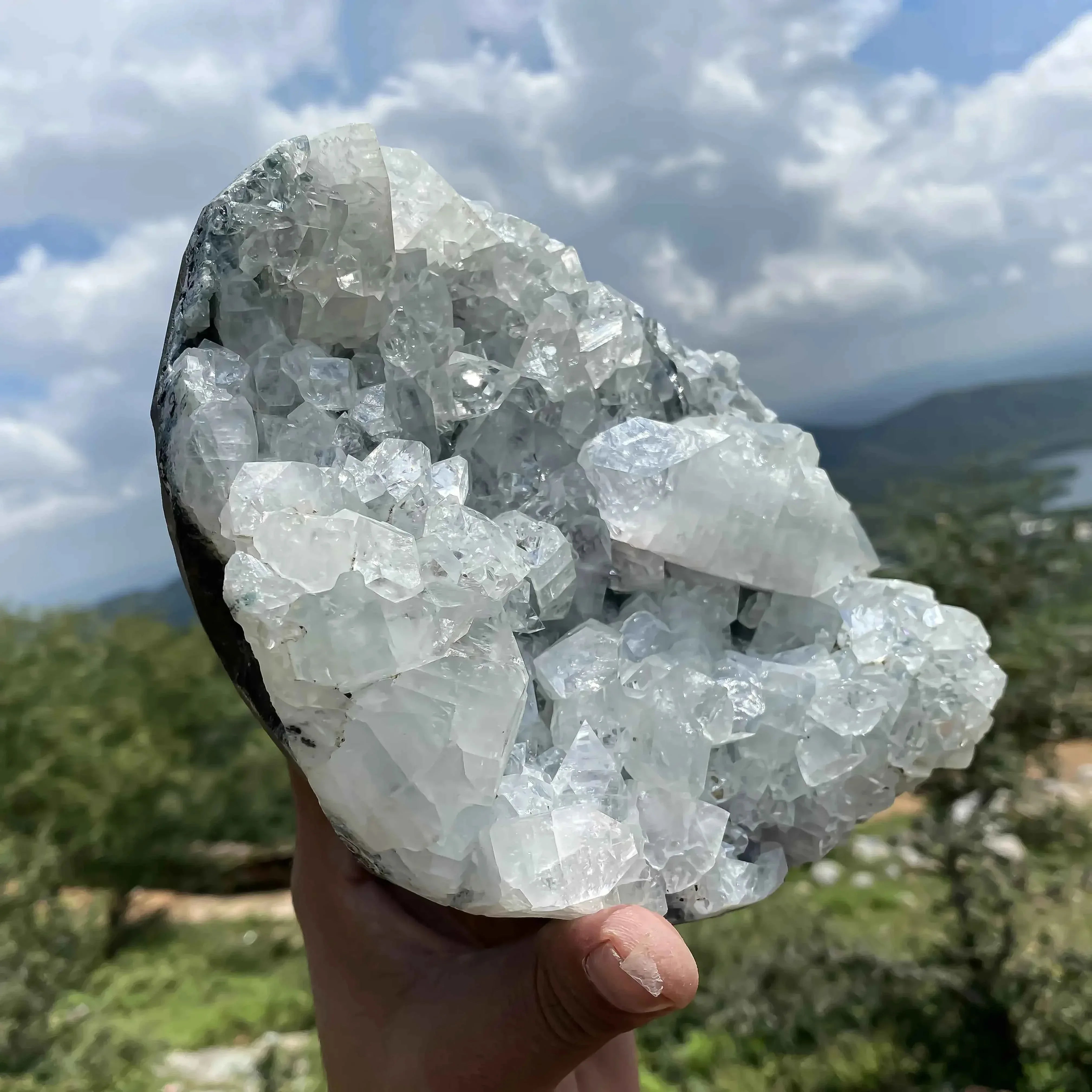 Natural Chalcedony Crystal 2320g - Calming Mineral for Harmony and Balance Zeolite