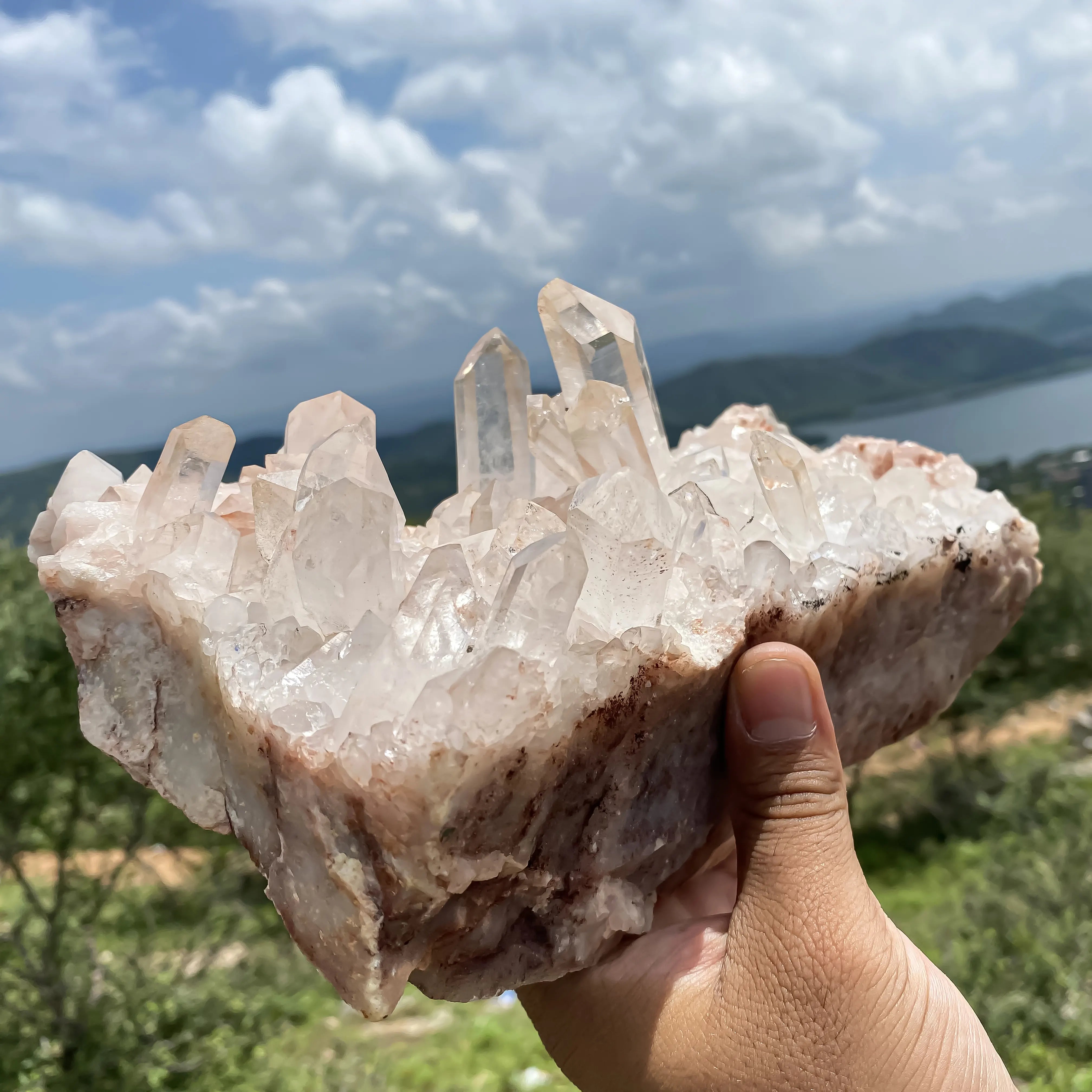 Natural Himalayan Pink Quartz Cluster – 2850 g Raw Crystal Points