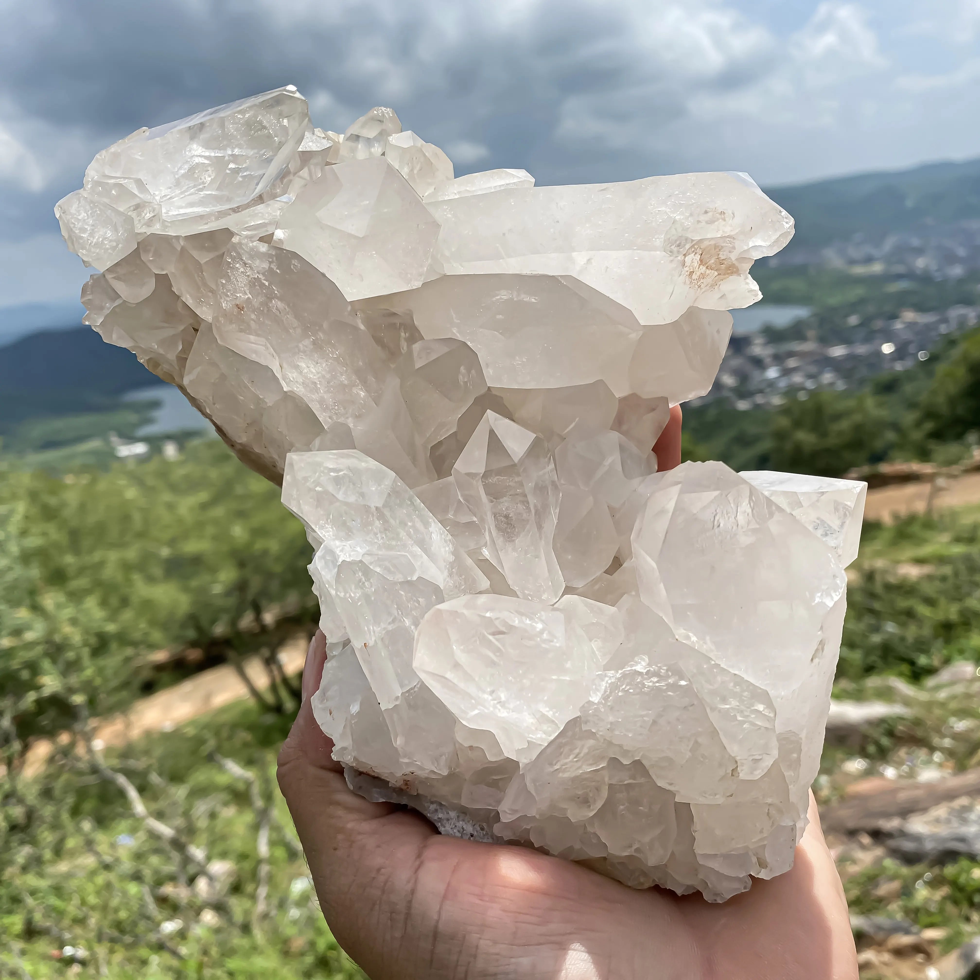 Natural Himalayan White Quartz Cluster 1600 g Raw Crystal Points
