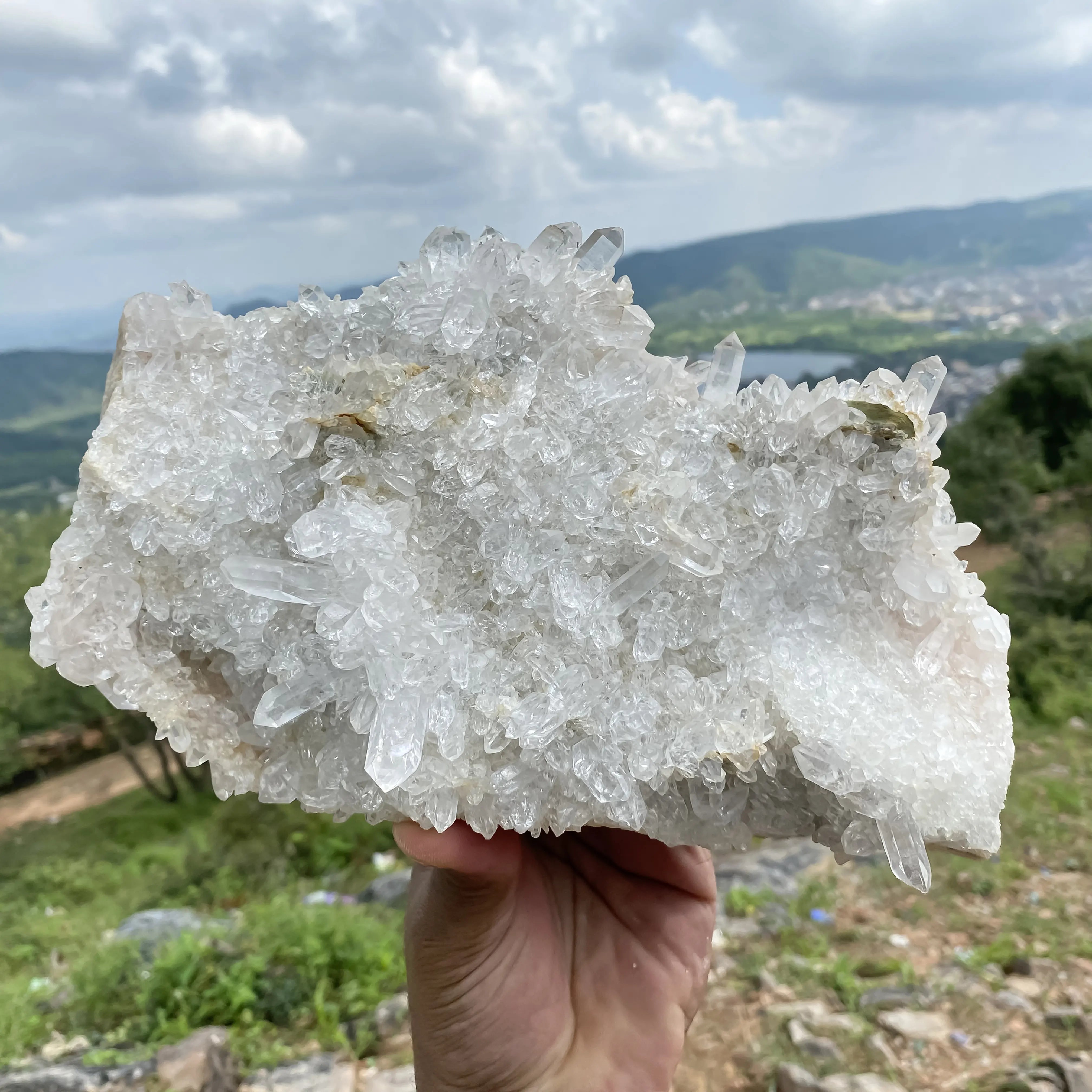 Natural Himalayan White Quartz Cluster 2550 g Raw Crystal Points
