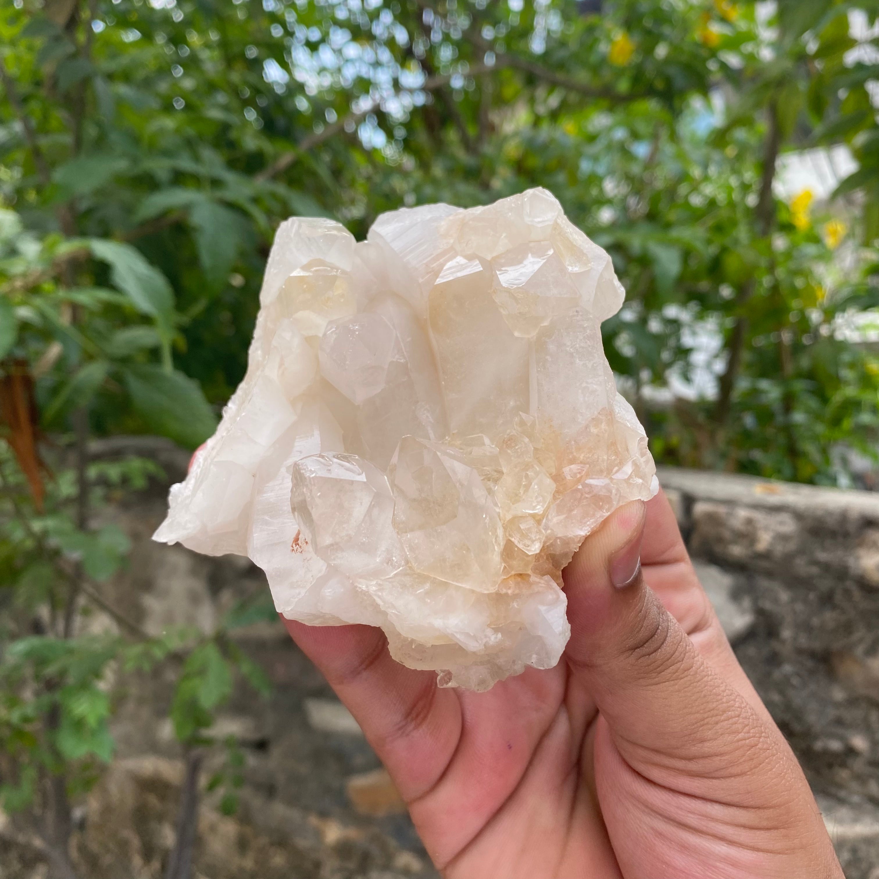 White Quartz Crystal Cluster 380g Natural Himalayan Raw Healing Stone Mineral Specimen Display Décor