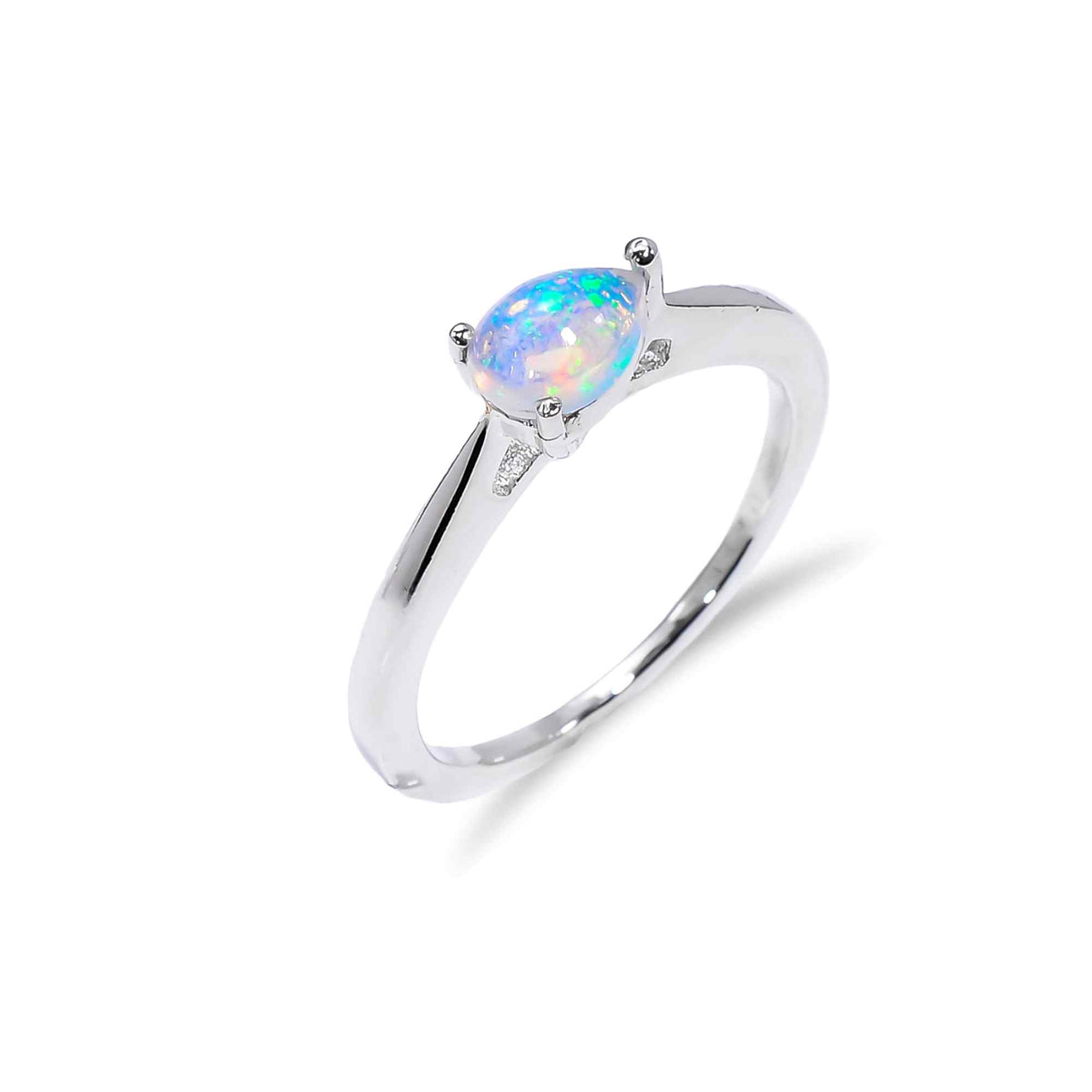 Ethiopian Opal Ringin 925 sterling silver featuring a 7x5mm pear-shaped fire opal, stylish jewelry for women