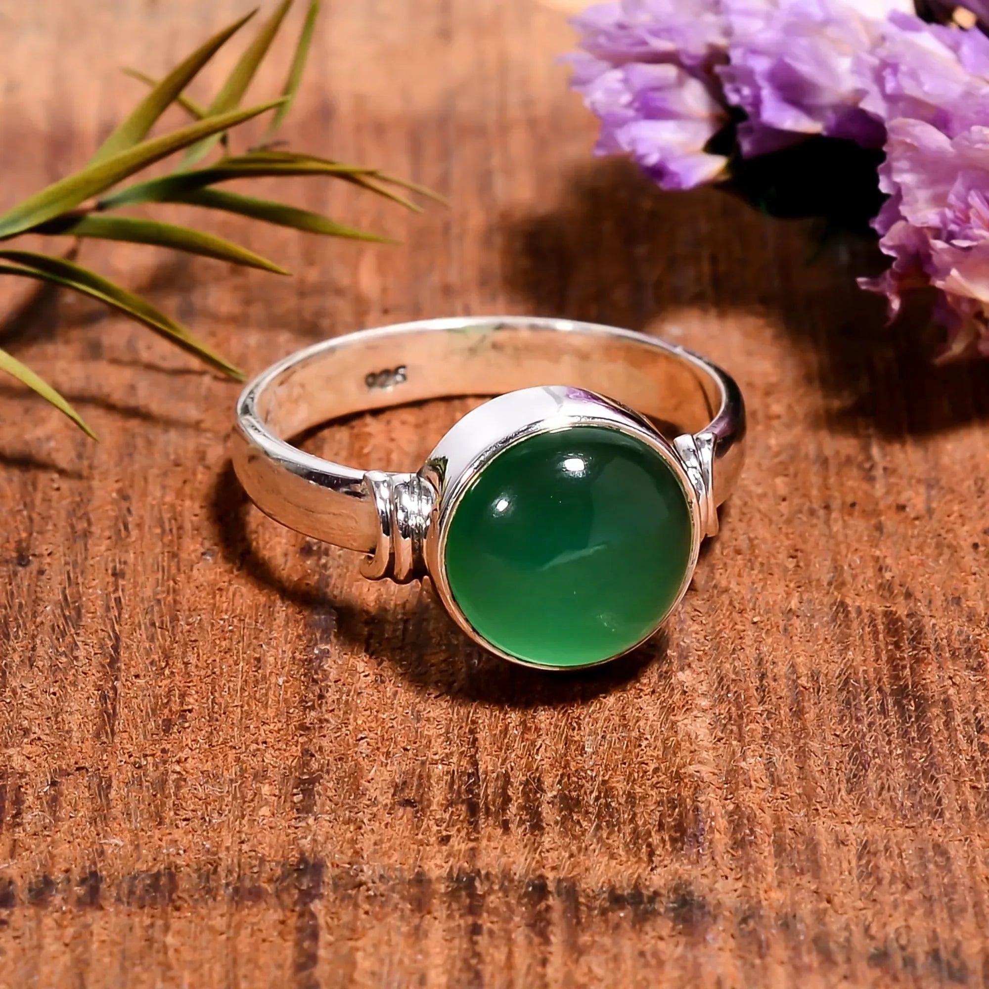Green Onyx Ring: Round Cabochon, 925 Sterling Silver