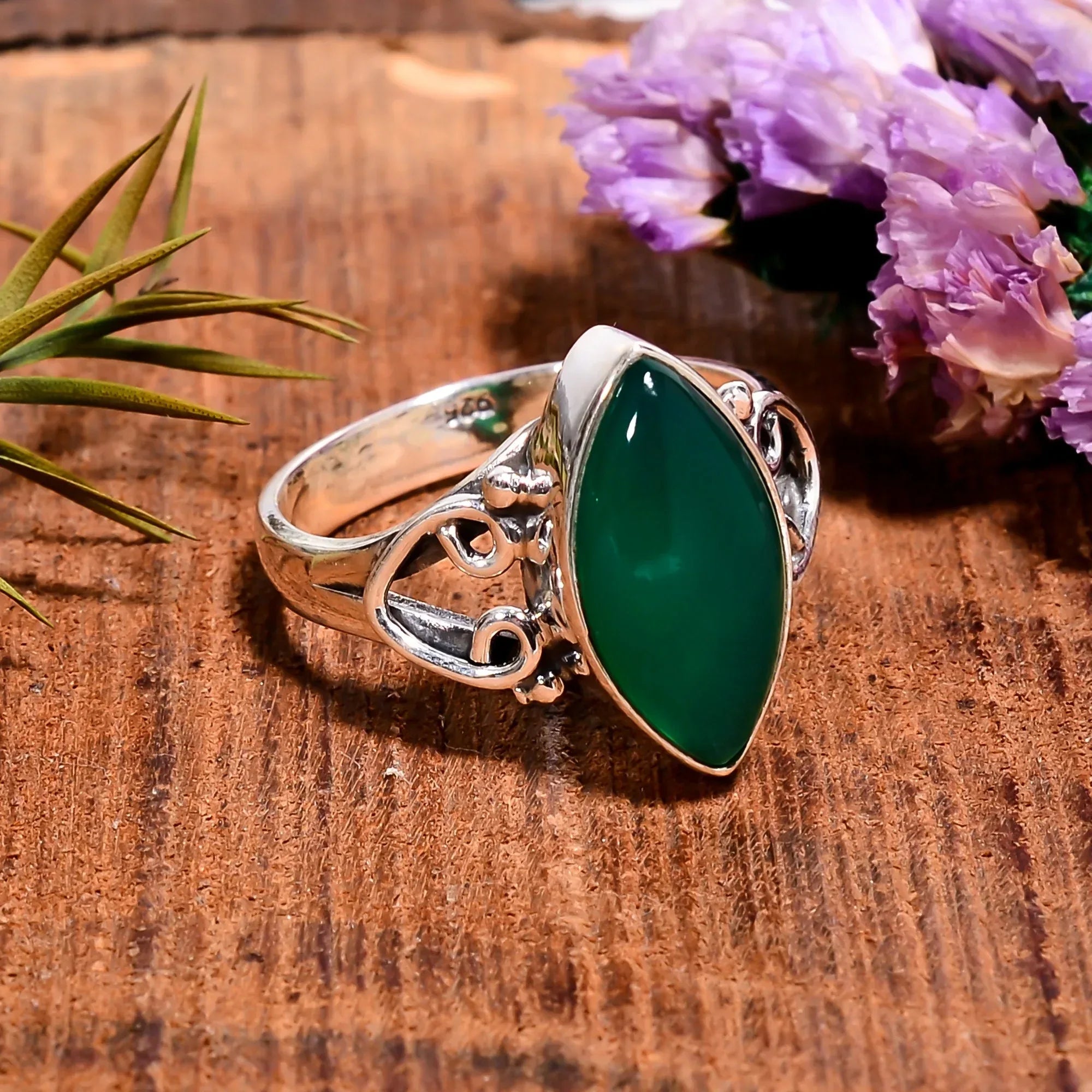 Green Onyx Ring: 925 Sterling Silver, Marquise Cabochon Gemstone