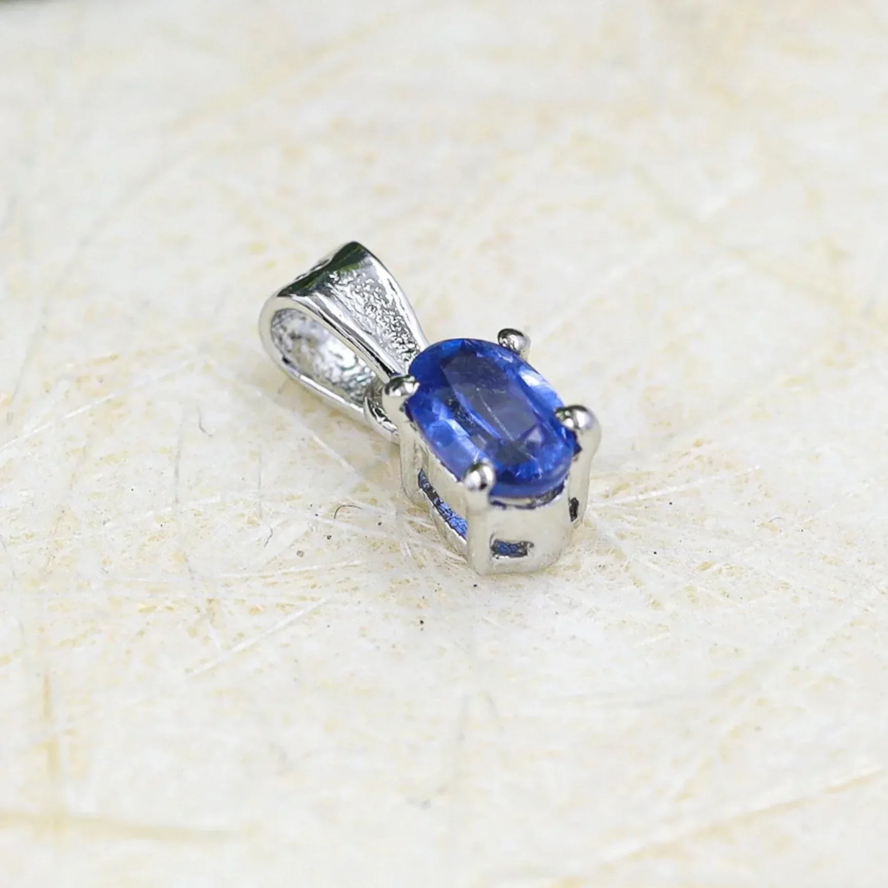 Indigo Kyanite 925 Silver Pendant Necklace: Oval Faceted Gemstone
