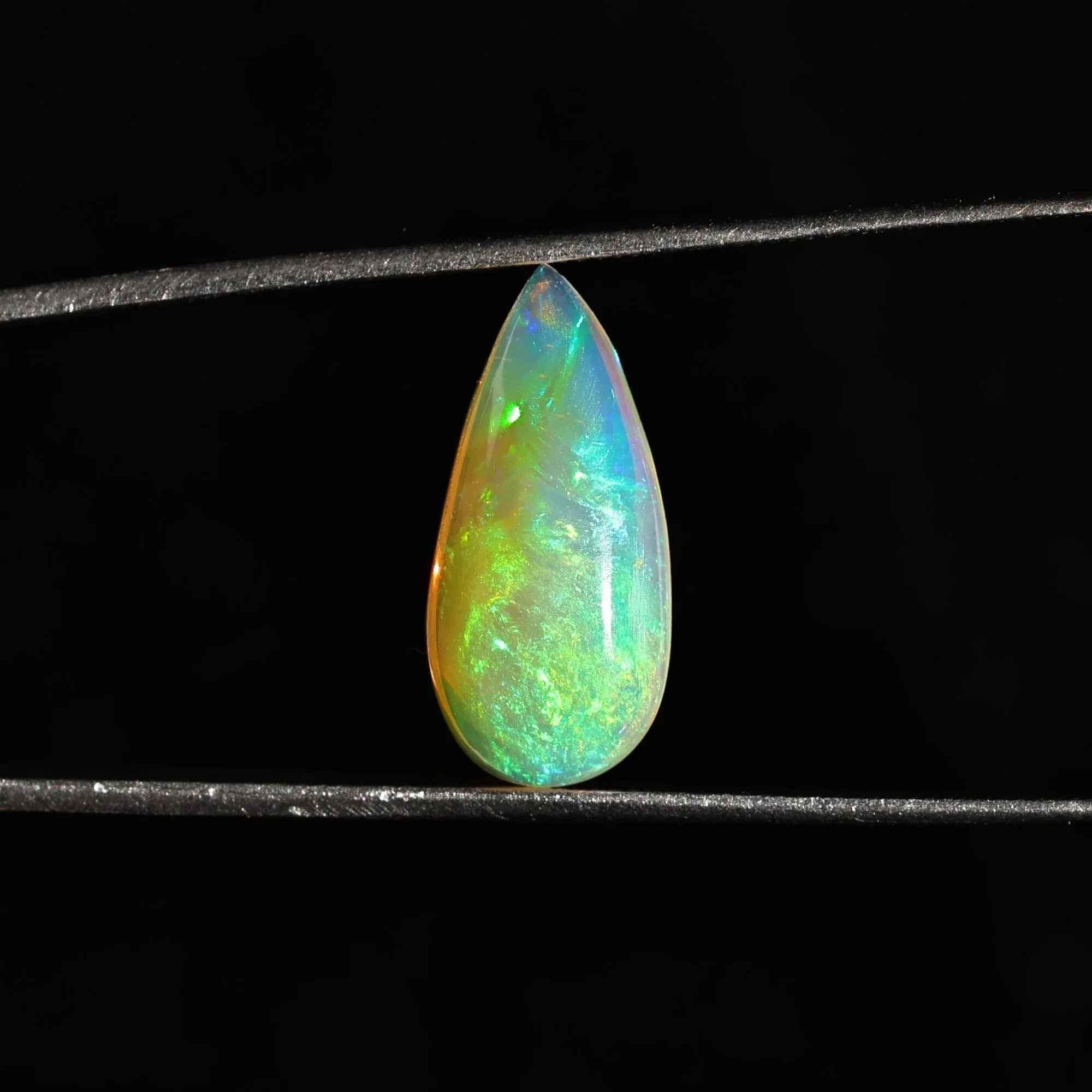 3.30 Carat Genuine White Ethiopian Opal Cabochon Rainbow Opal for Jewelry Making loose gemstones