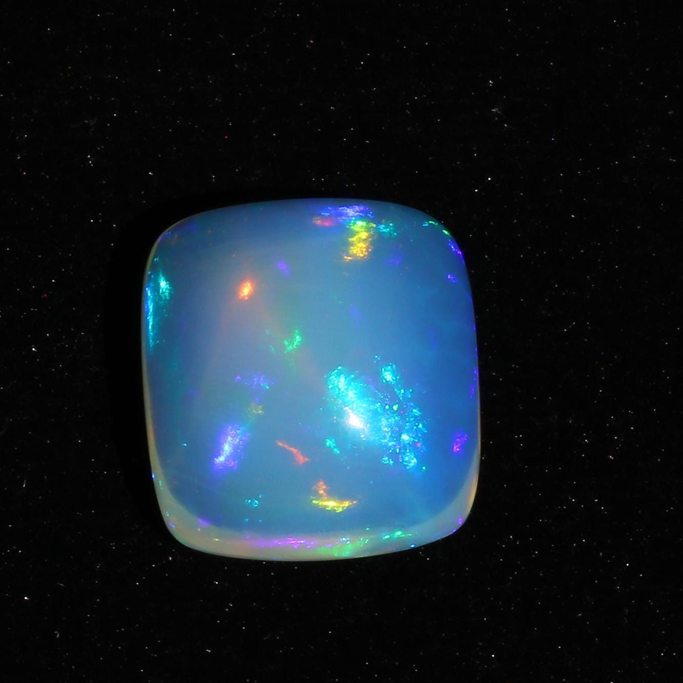 Welo Opal Cabochon: 19.10 ct Ethiopian White Fire Gemstone