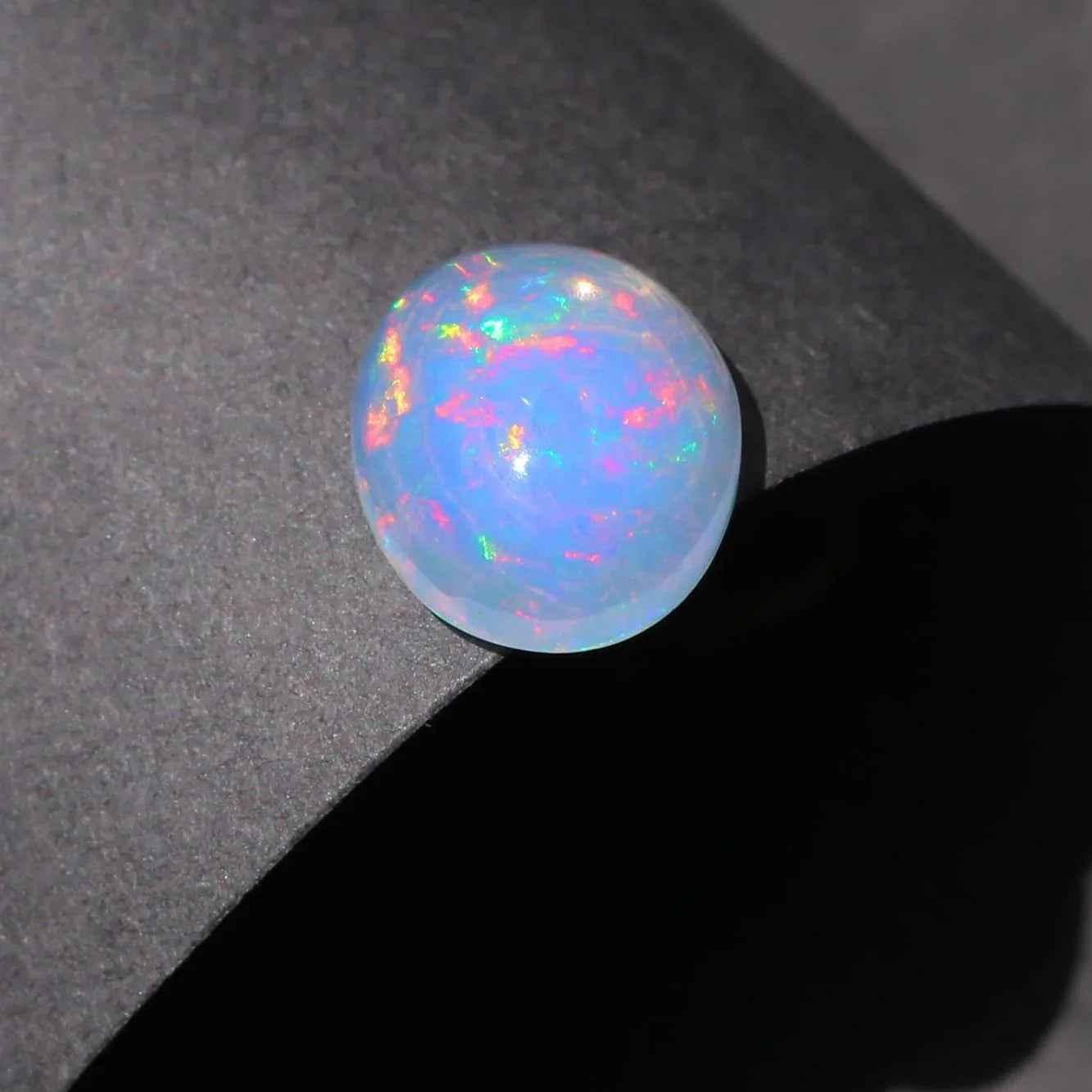 Ethiopian Welo Opal Cabochon Gemstone 2.6ct - AAA Quality Oval Cut loose gemstones