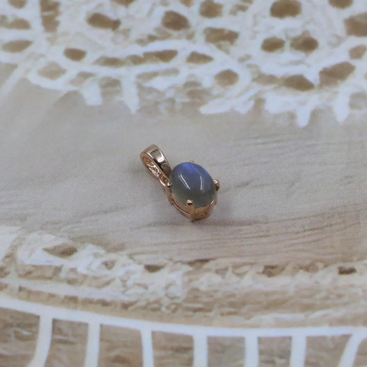 Blue Flash Labradorite Necklace: 925 Sterling Silver Teardrop Pendant