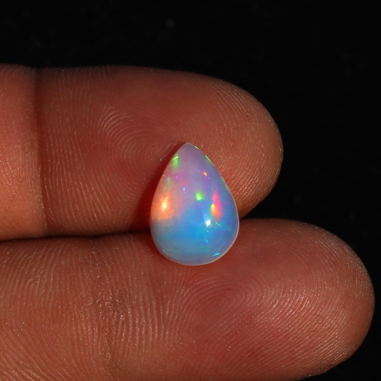 Ethiopian Welo Opal Cabochon: 3.97 Carat Oval Gemstone