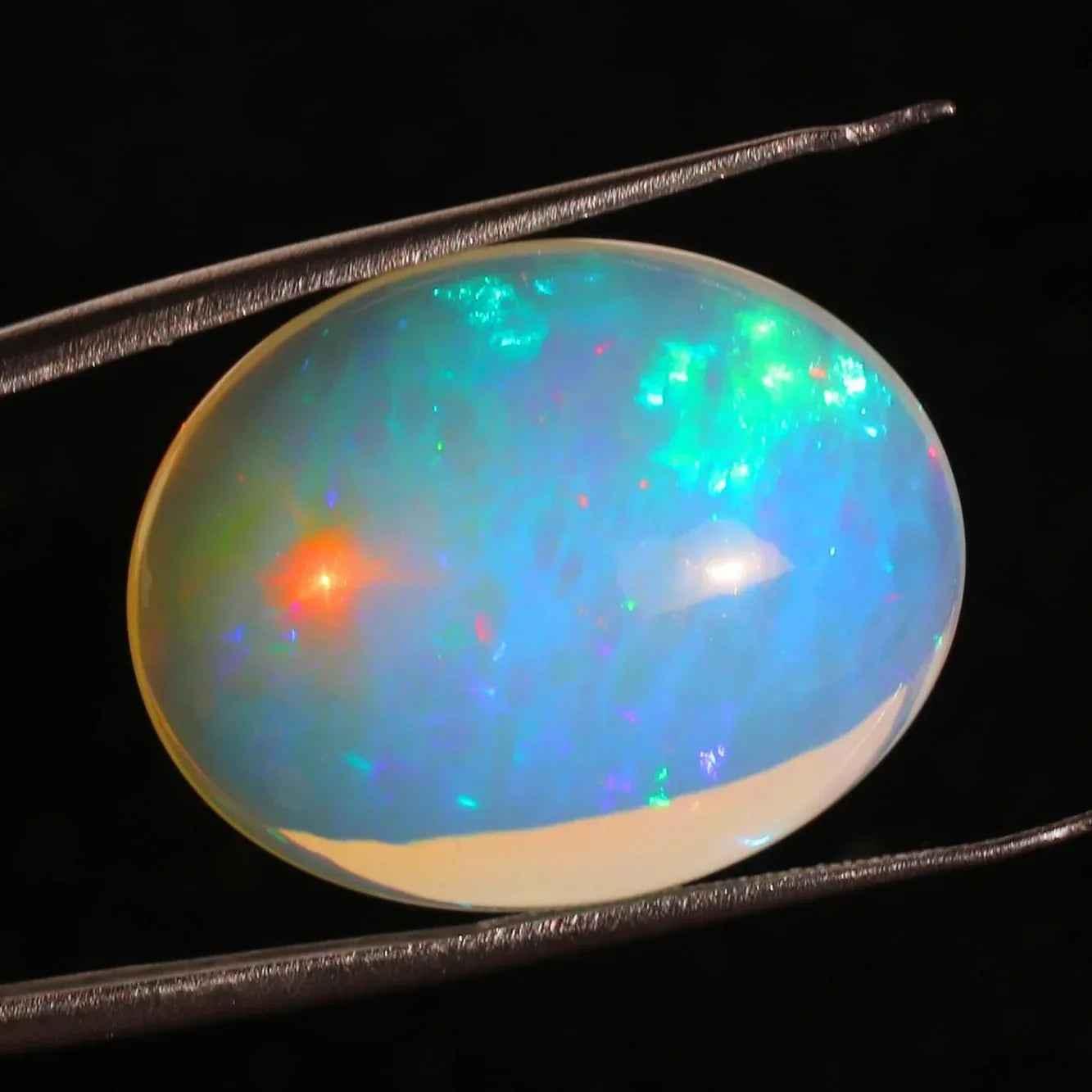 Ethiopian Welo Opal Cabochon: AAA Grade Oval Gemstone, 22.3 ct loose gemstones