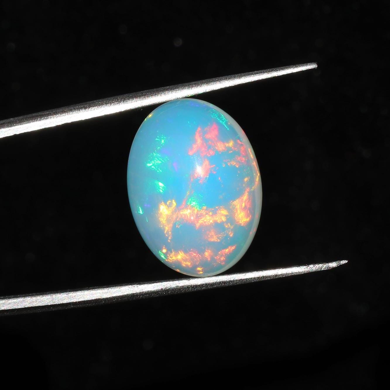 Welo Ethiopian Opal Cabochon: 6.70 Cts Loose Gemstone for Jewelry