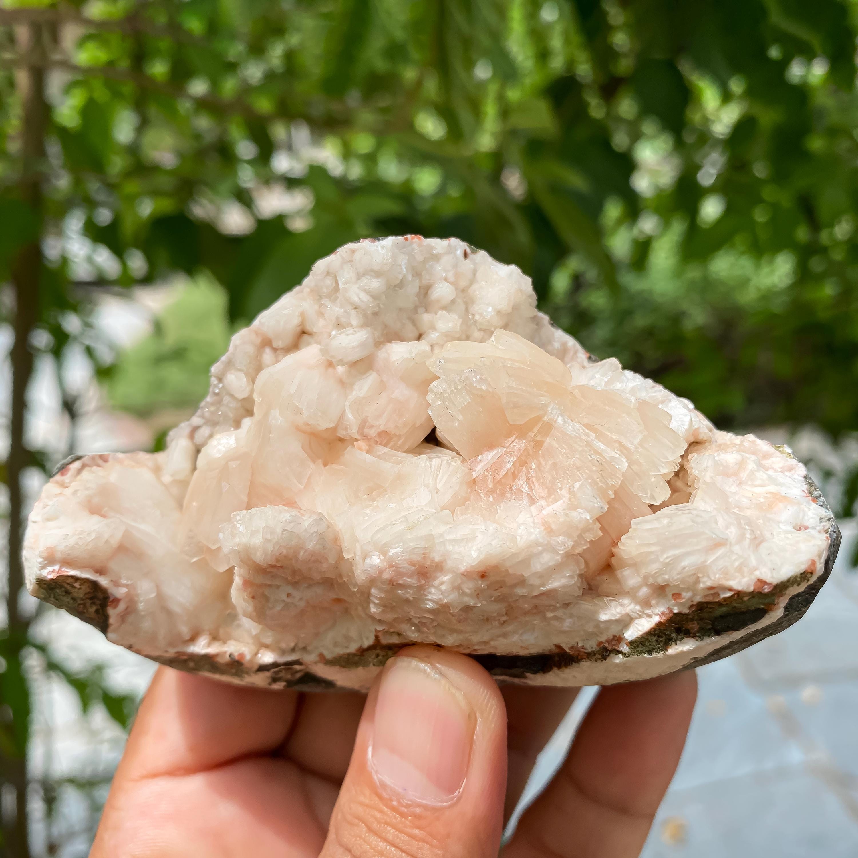 Peach Stilbite Apophyllite Geode: Healing Crystal Cluster, Meditation Stone 280gm