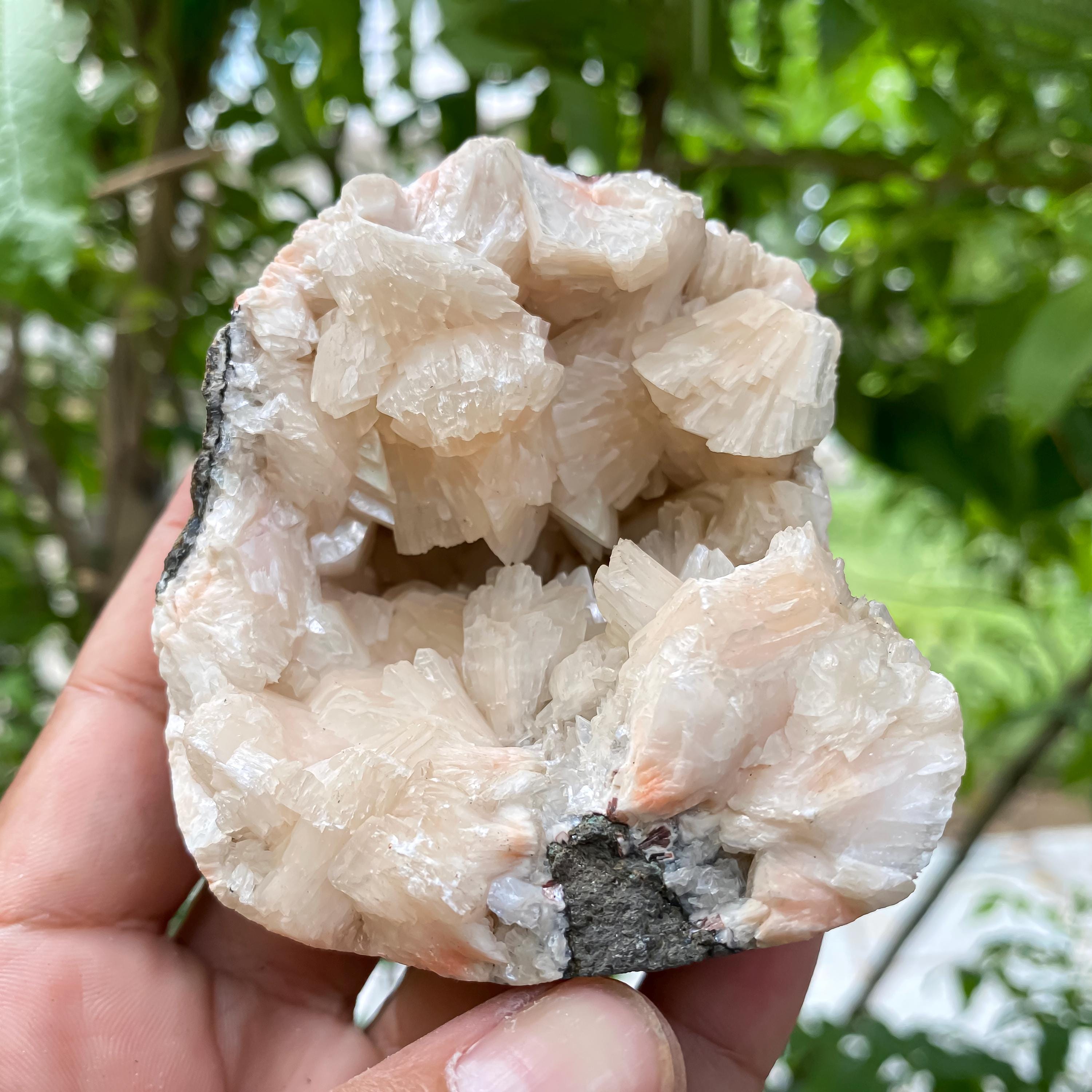 Healing Crystal Geode 300gm Natural Stillbite Apophyllite Rough Cluster for Reiki, Spiritual Energy Minerals