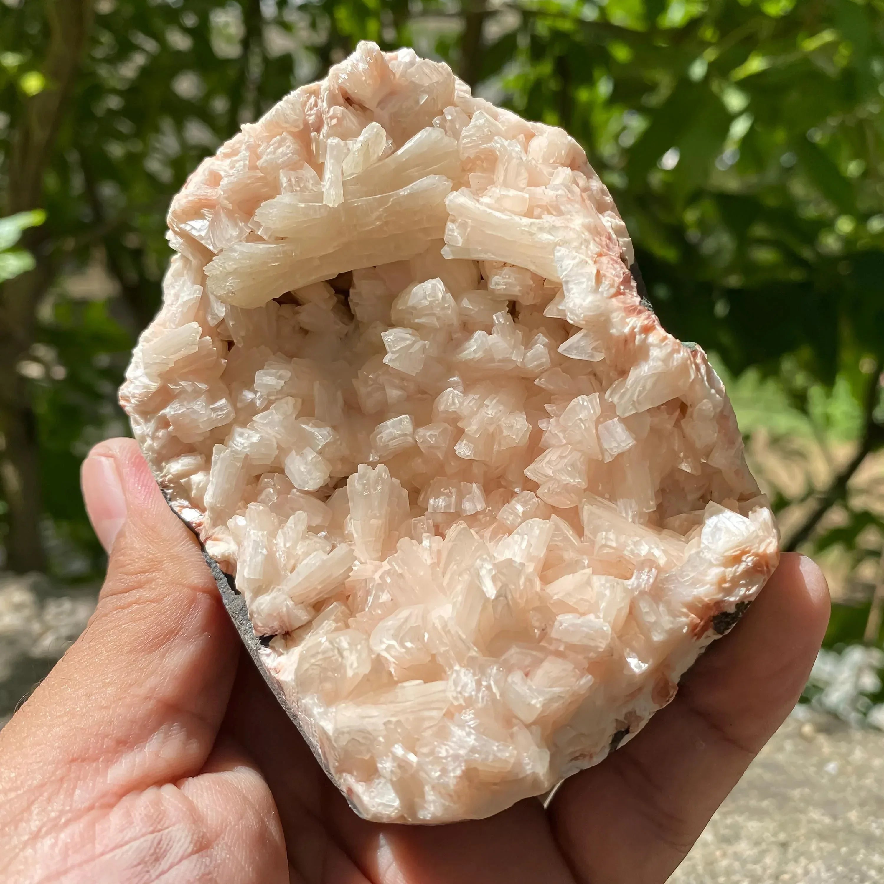 Natural Stillbite Apophyllite Geode Crystal Cluster for Healing, 520gm Meditation & Home Decor Gifts Zeolite
