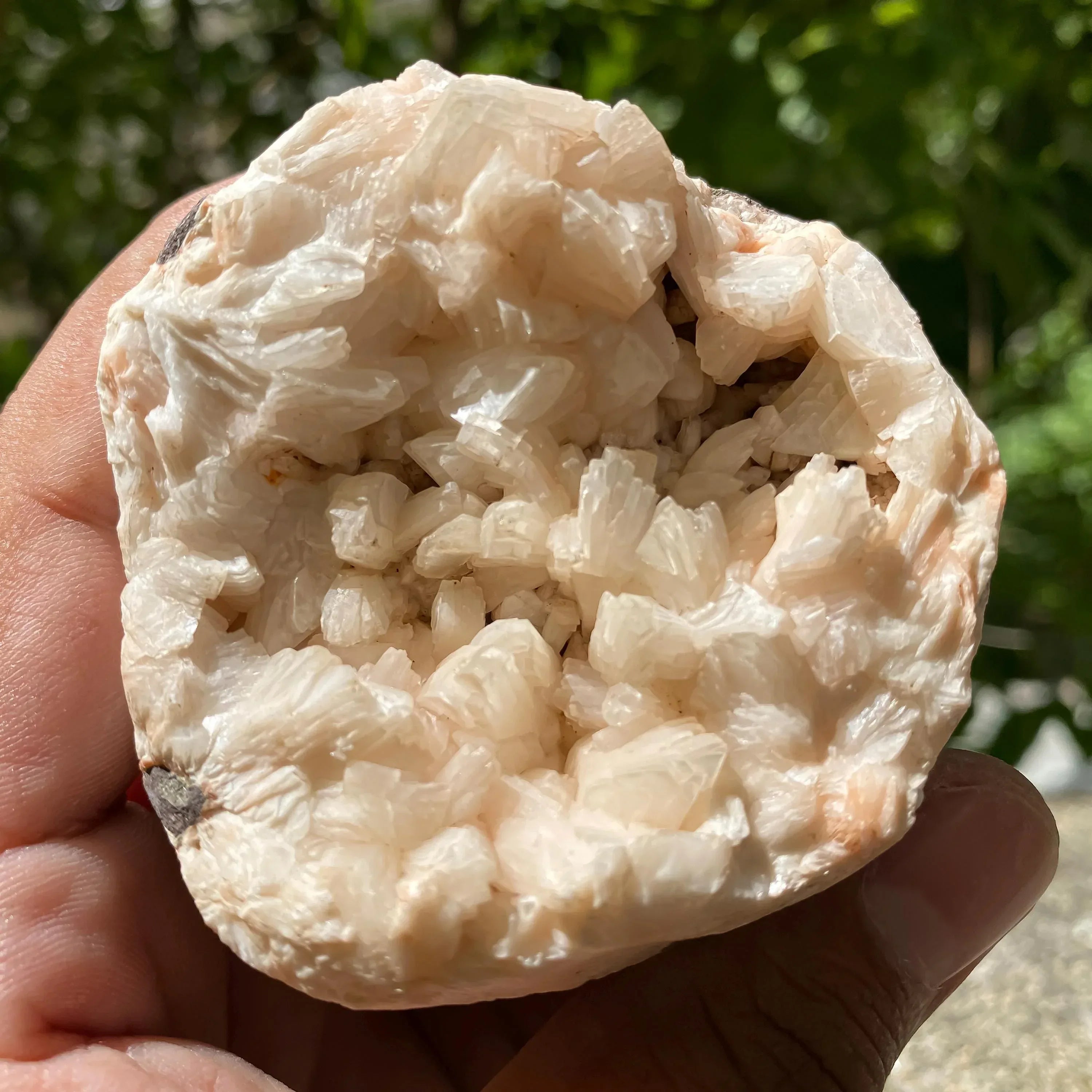 Natural Stillbite Apophyllite Geode Crystal Cluster for Healing, 225gm Meditation & Home Decor Gifts Zeolite