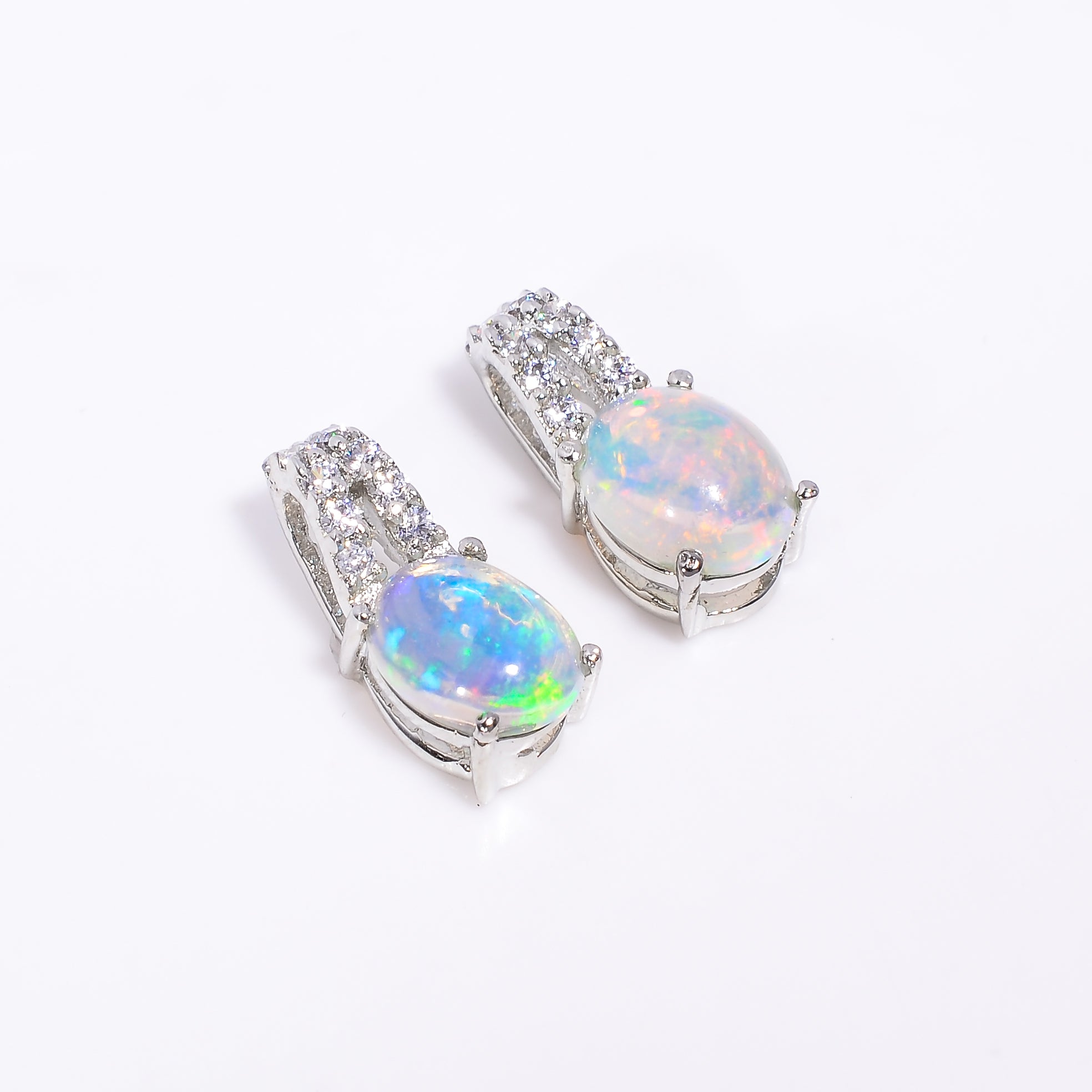 Aurora Treasure Locket 7x9mm Oval Cabochon Artisan Silver Heirloom Collectible Fashion Accessory