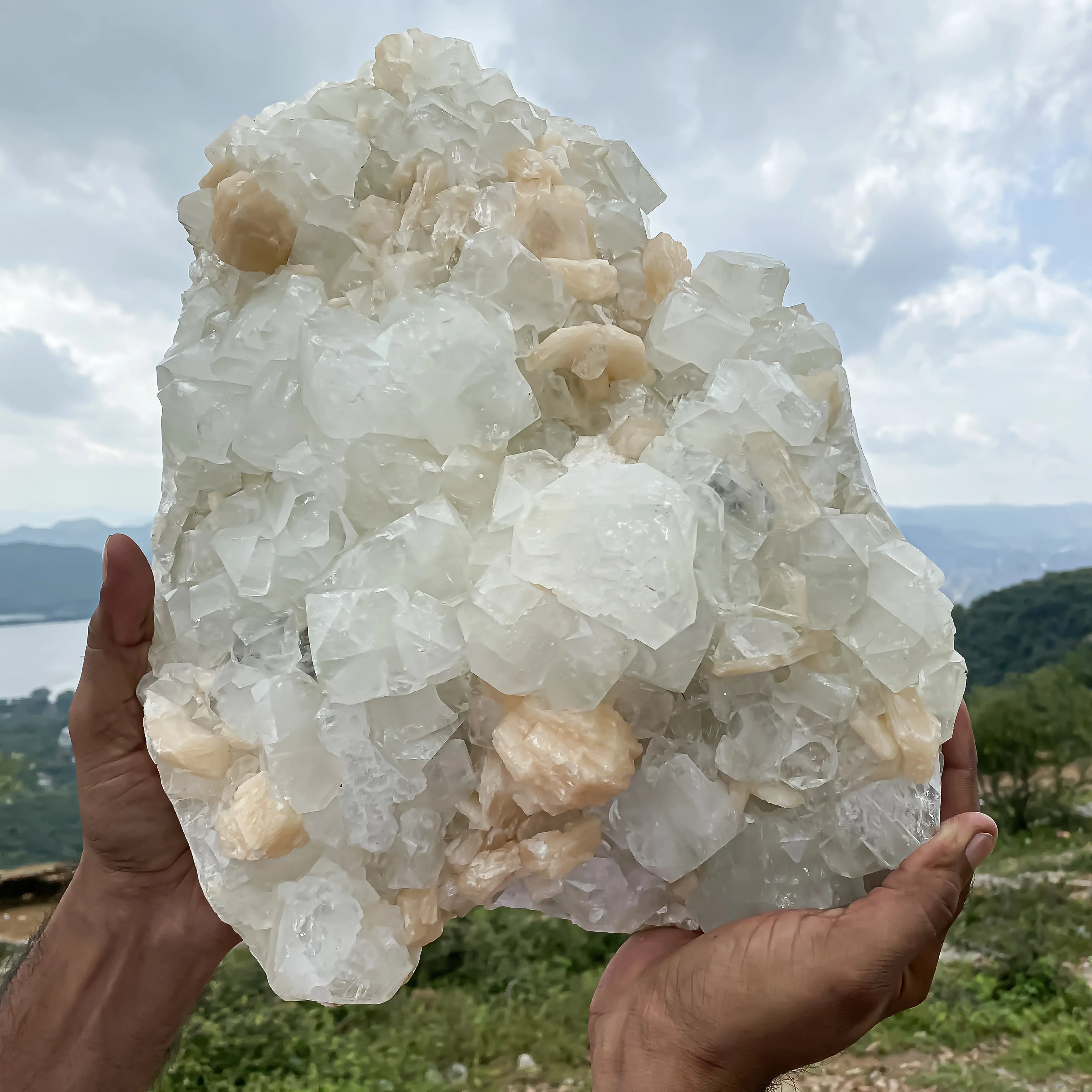Stillbite Apophyllite  — A stunning fusion of Quartz, Stillbite, and Apophyllite 15.2kg