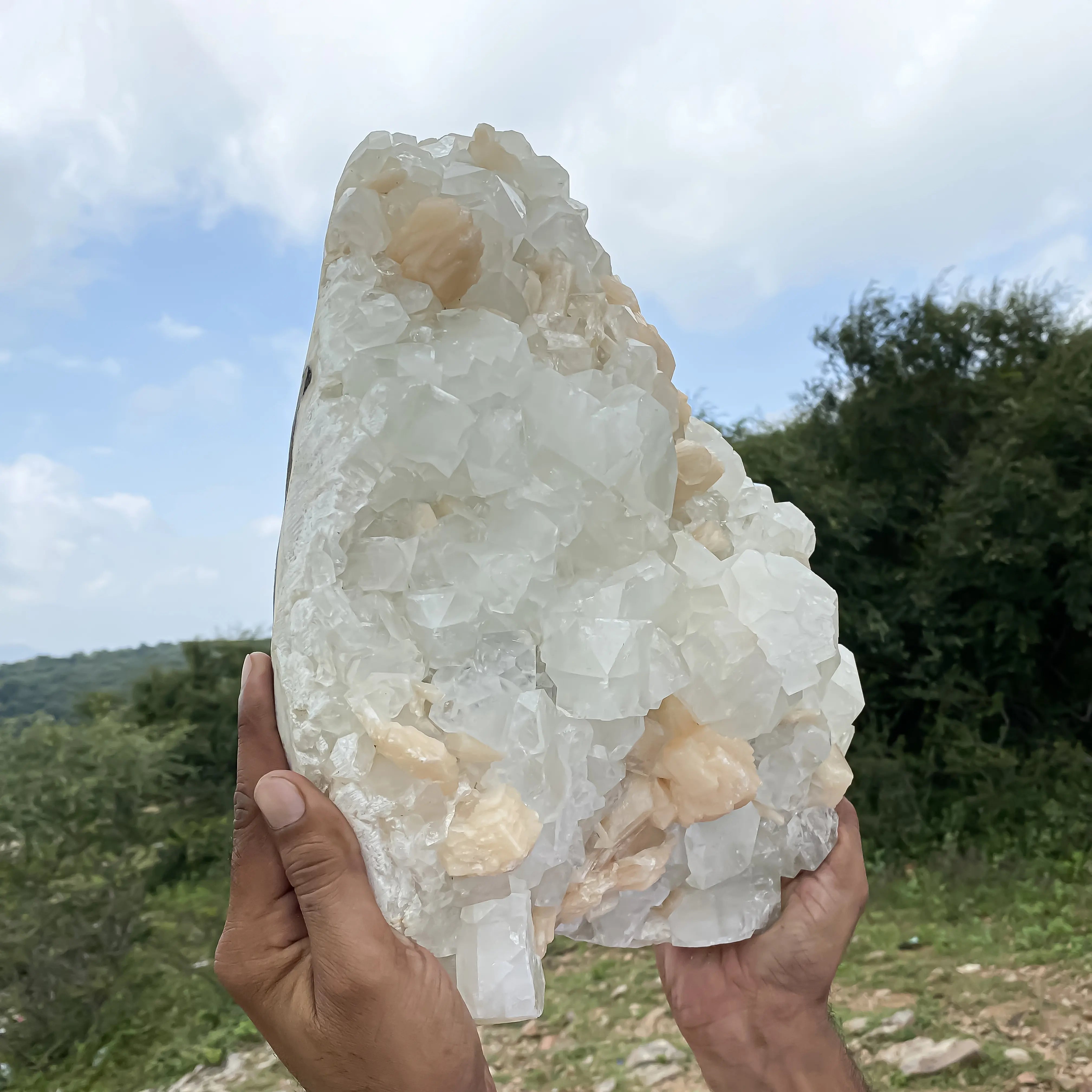 Stillbite Apophyllite  — A stunning fusion of Quartz, Stillbite, and Apophyllite 15.2kg
