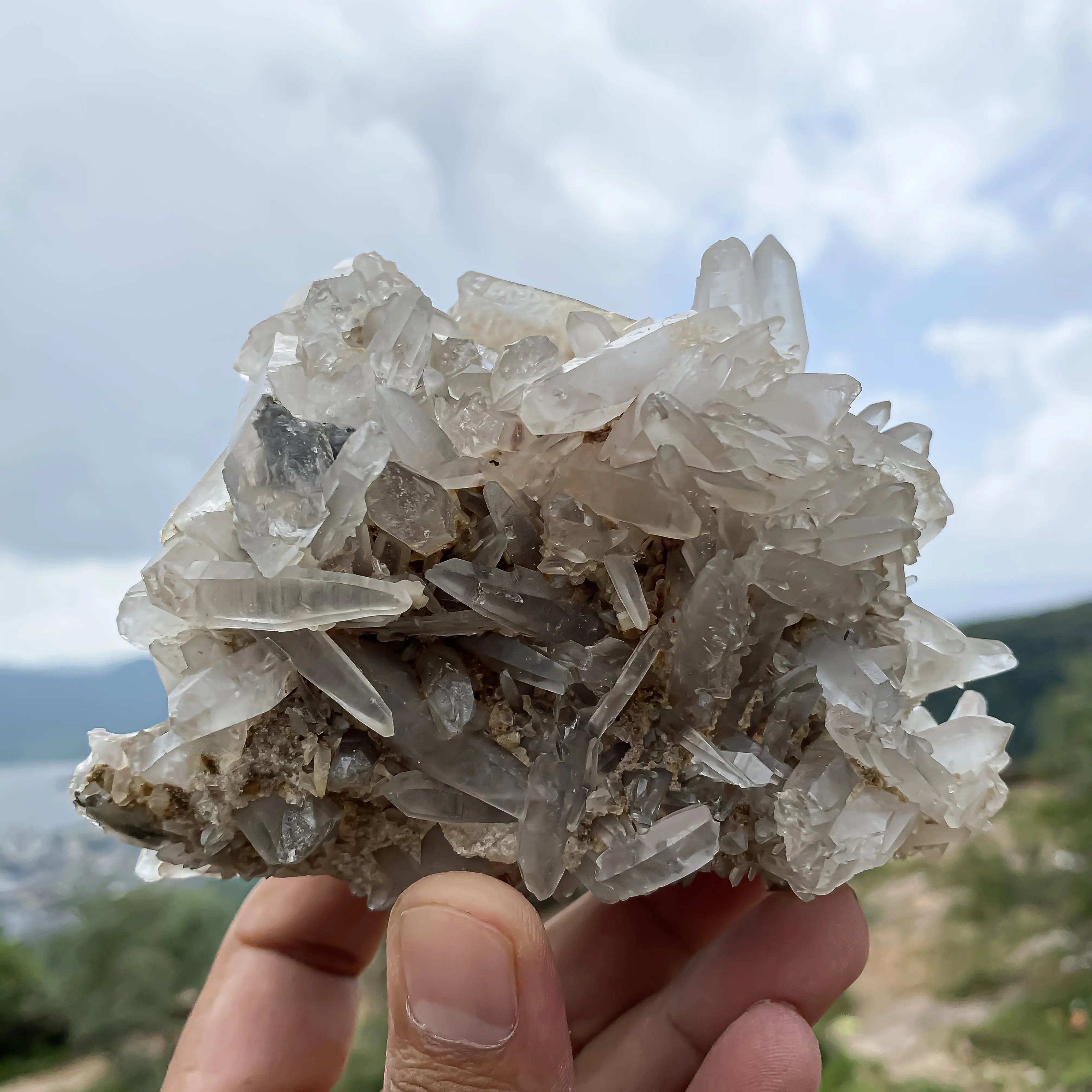 Himalayan White Quartz Cluster 695g  Natural Healing Crystal Stone