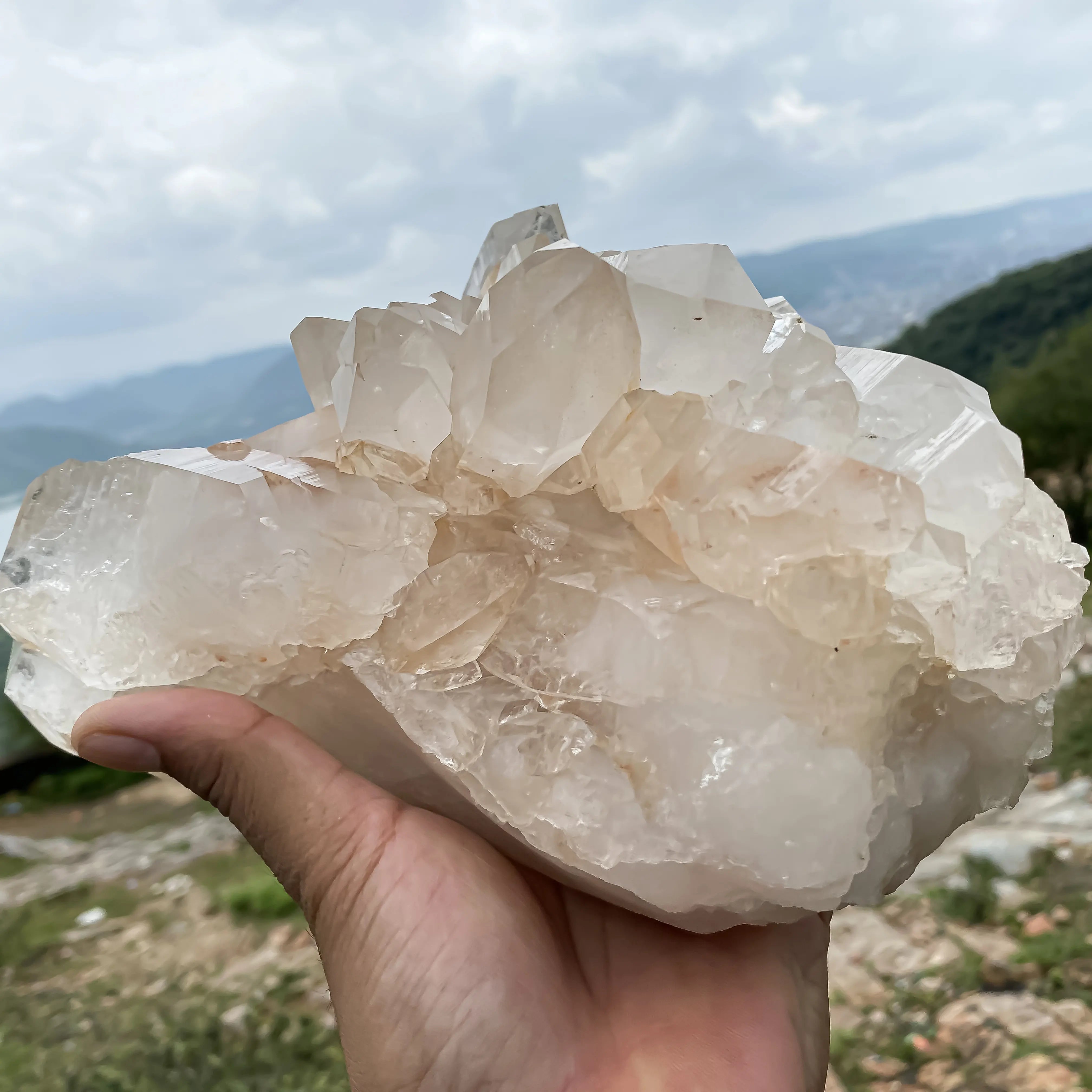 Himalayan Pink Quartz Cluster 4890 g – Natural Healing Crystal Stone