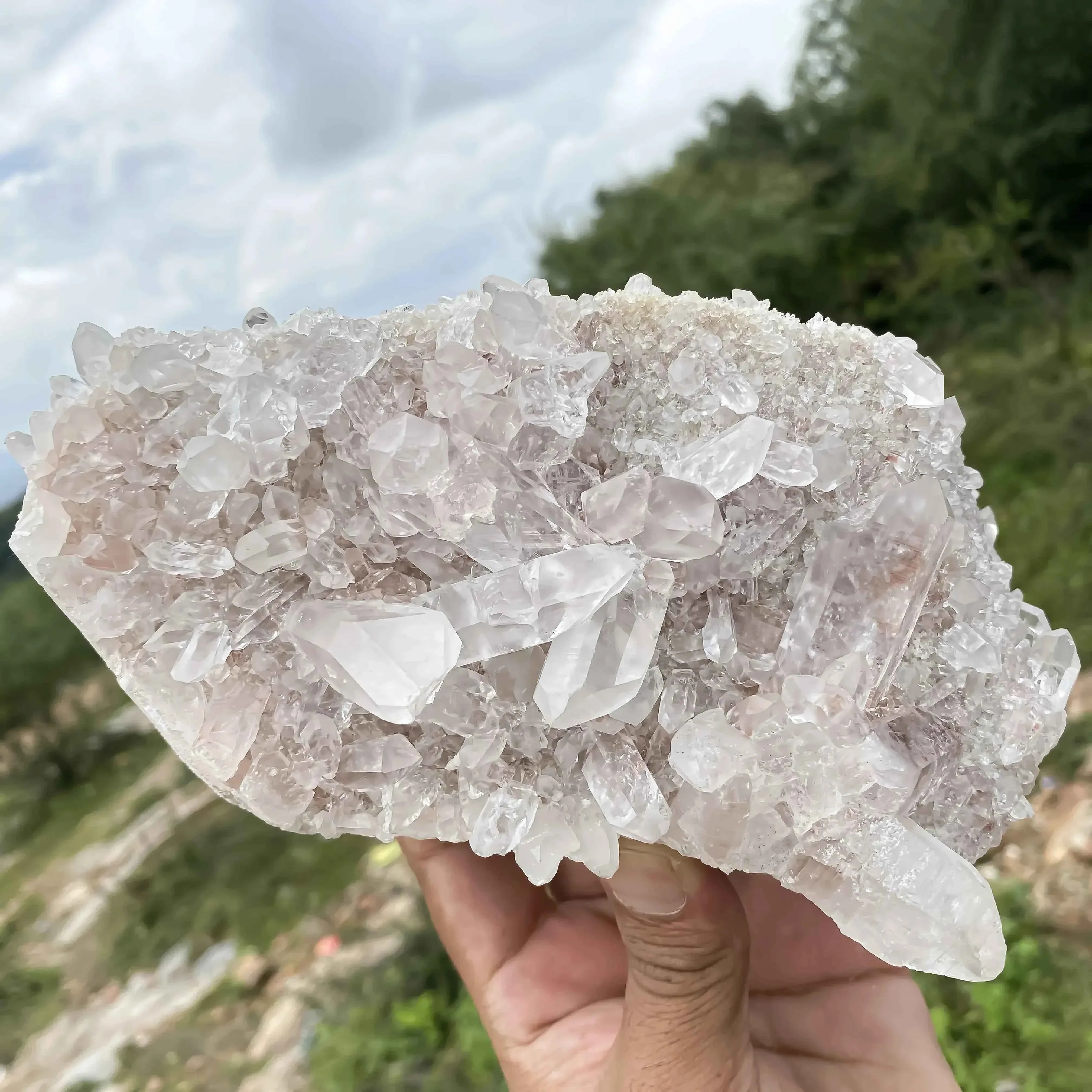 Himalayan White Quartz Cluster 1970g Natural Healing Crystal Stone for Energy and Balance Himalayan Quartz