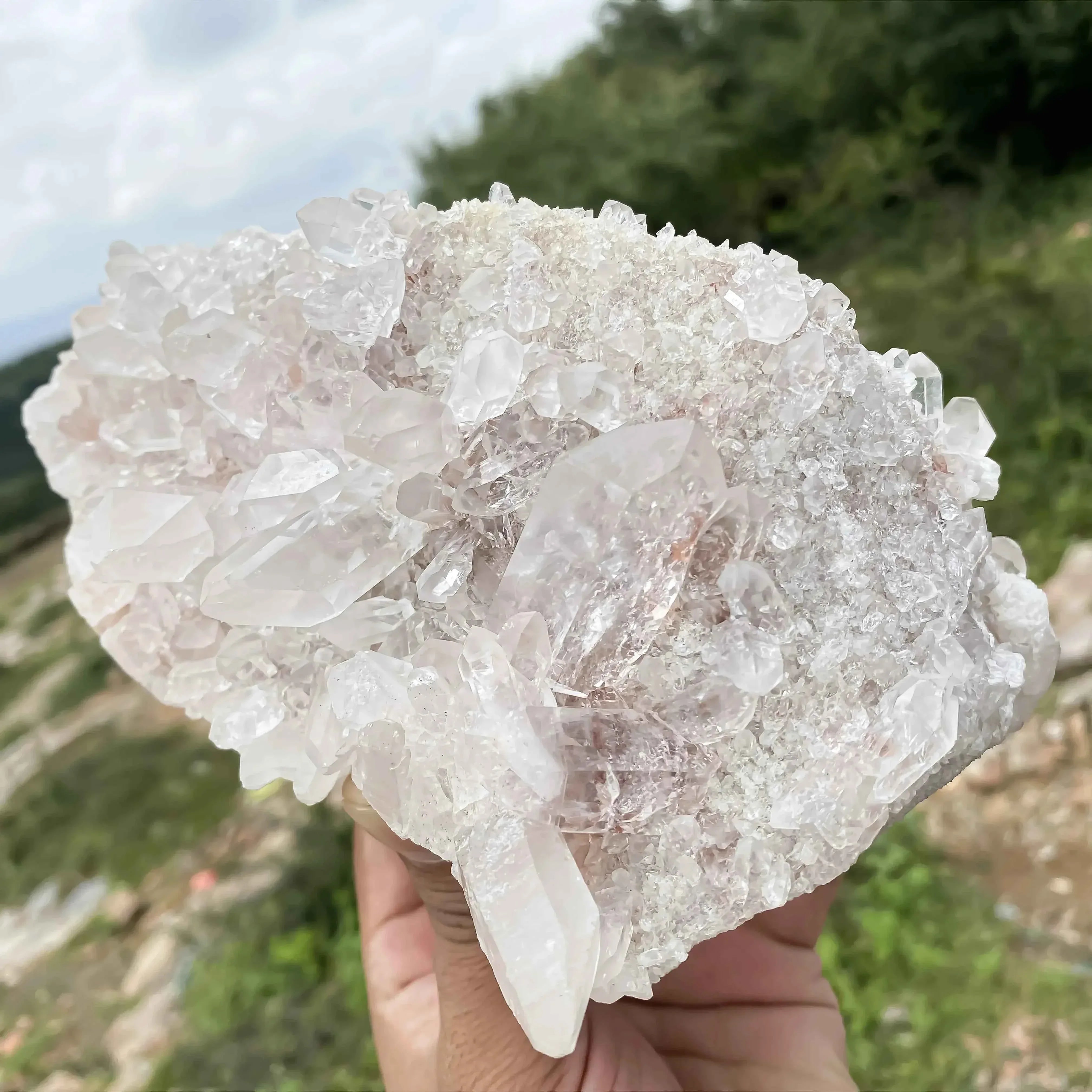 Himalayan White Quartz Cluster 1970g Natural Healing Crystal Stone for Energy and Balance Himalayan Quartz
