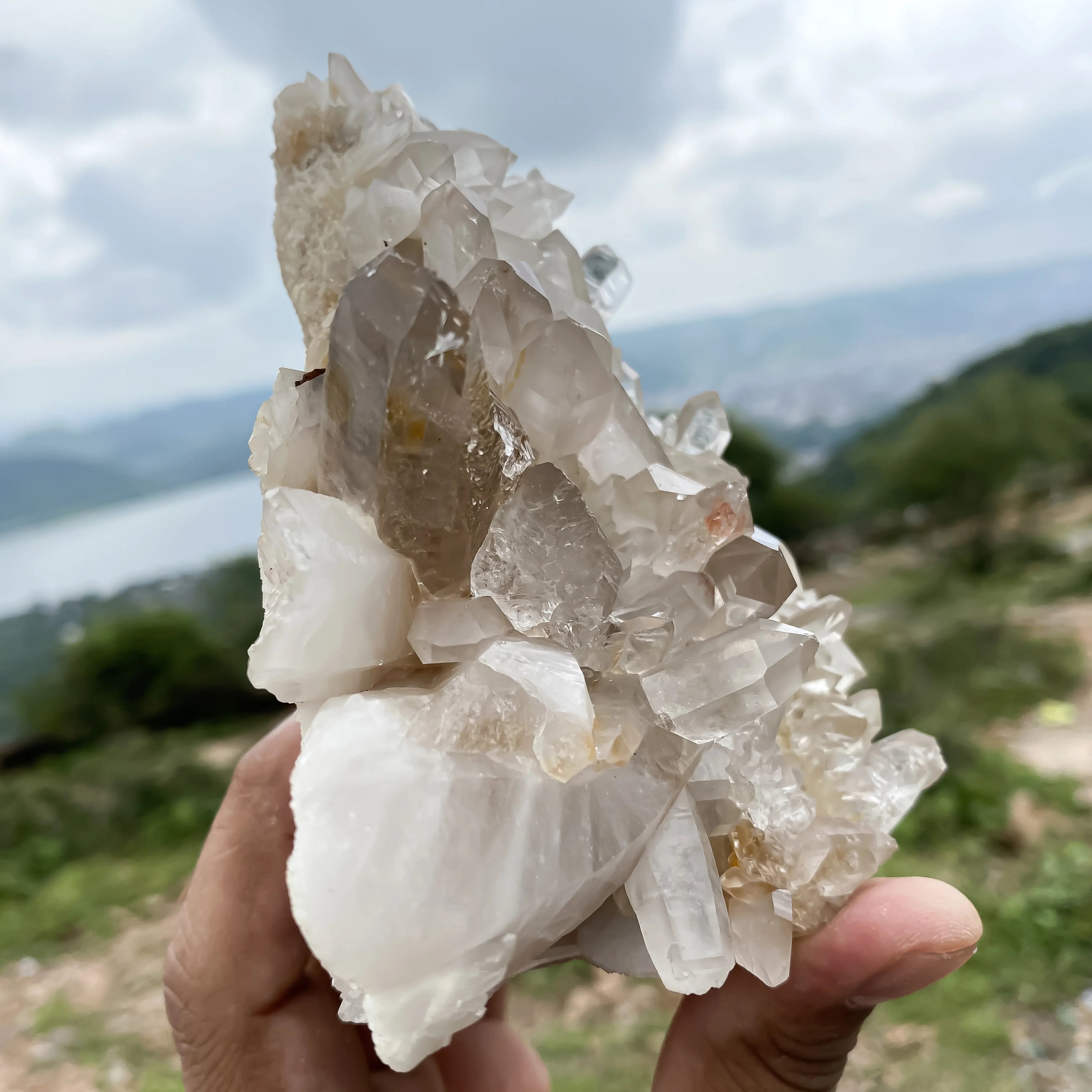 Himalayan Yellow Quartz Cluster – Natural Healing Crystal Stone 1090g