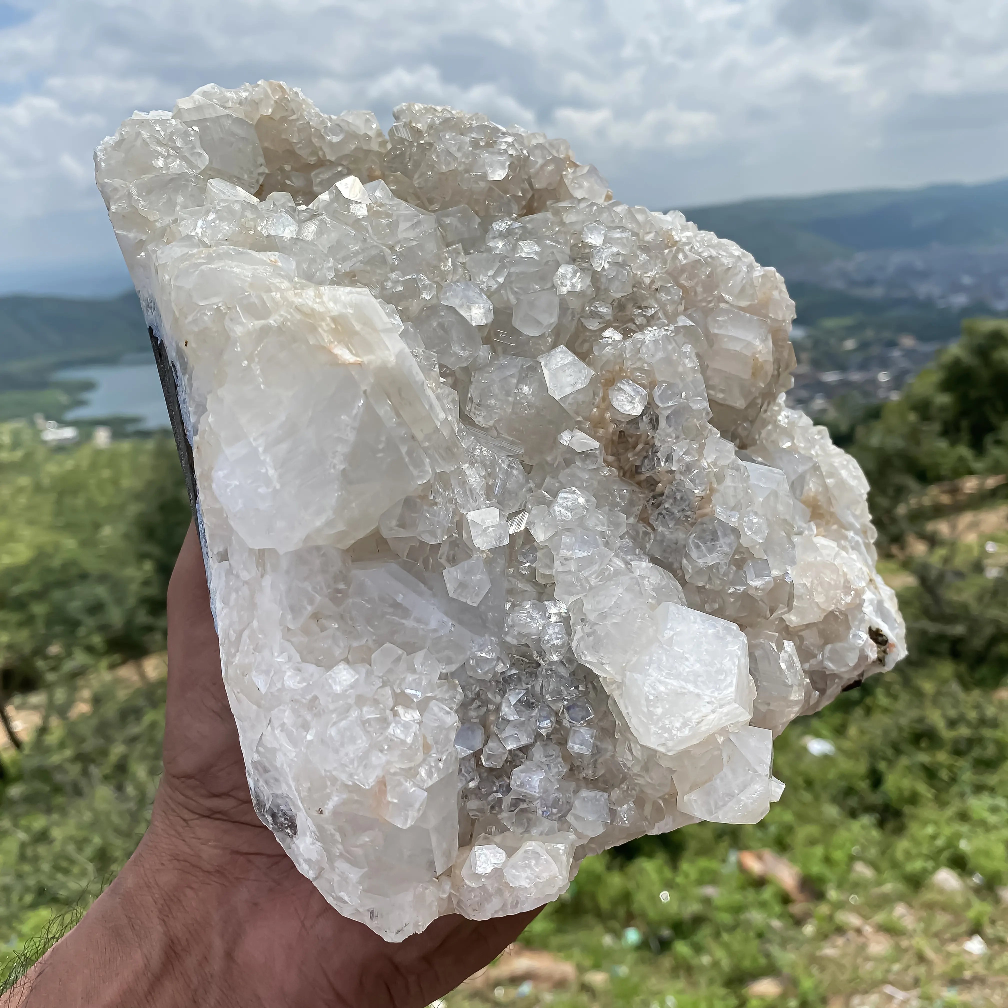 Natural White Apophyllite 3770gm