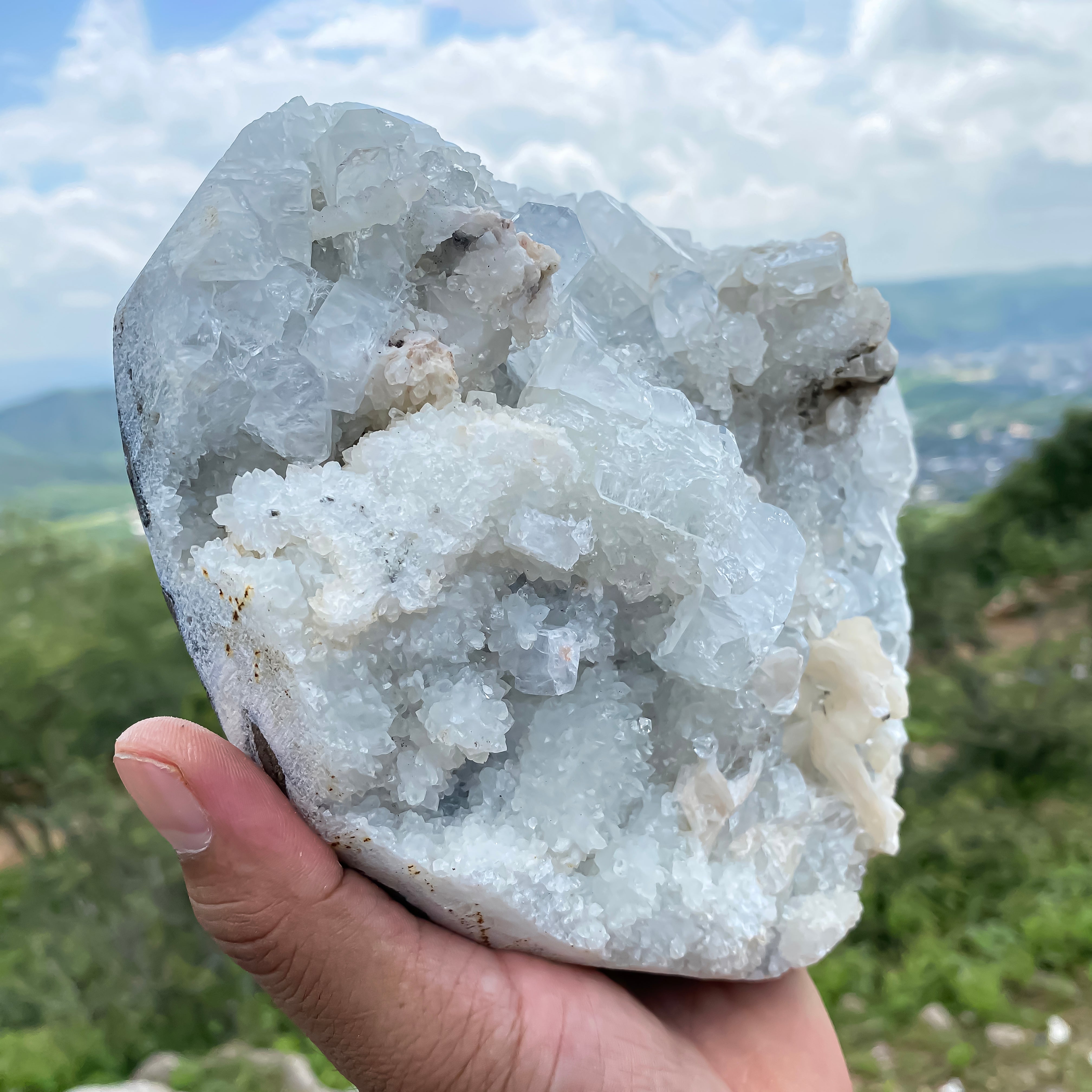 Natural White Apophyllite 2770gm