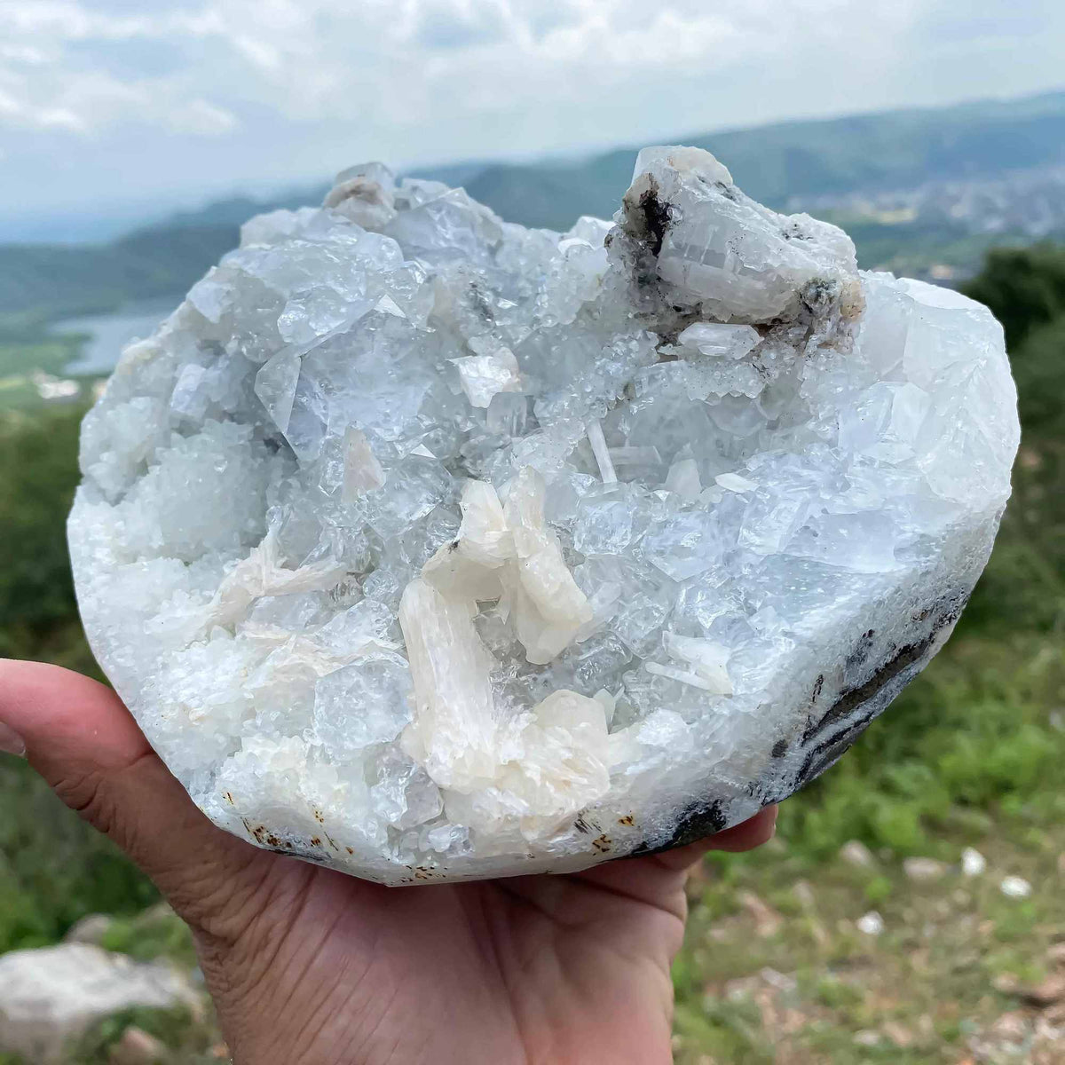 Natural White Apophyllite 2770gm - Healing Crystal for Energy and Clarity Zeolite