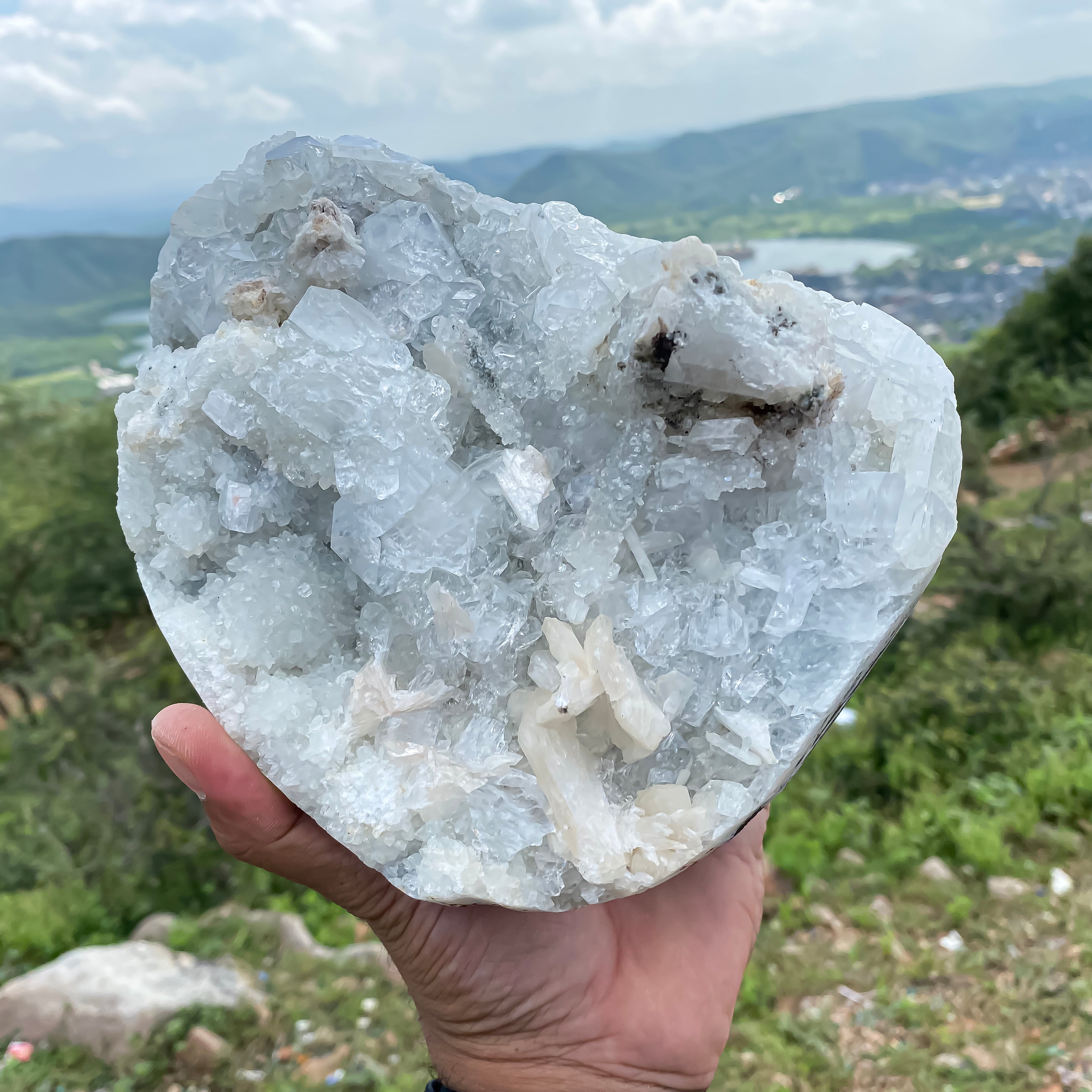 Natural White Apophyllite 2770gm