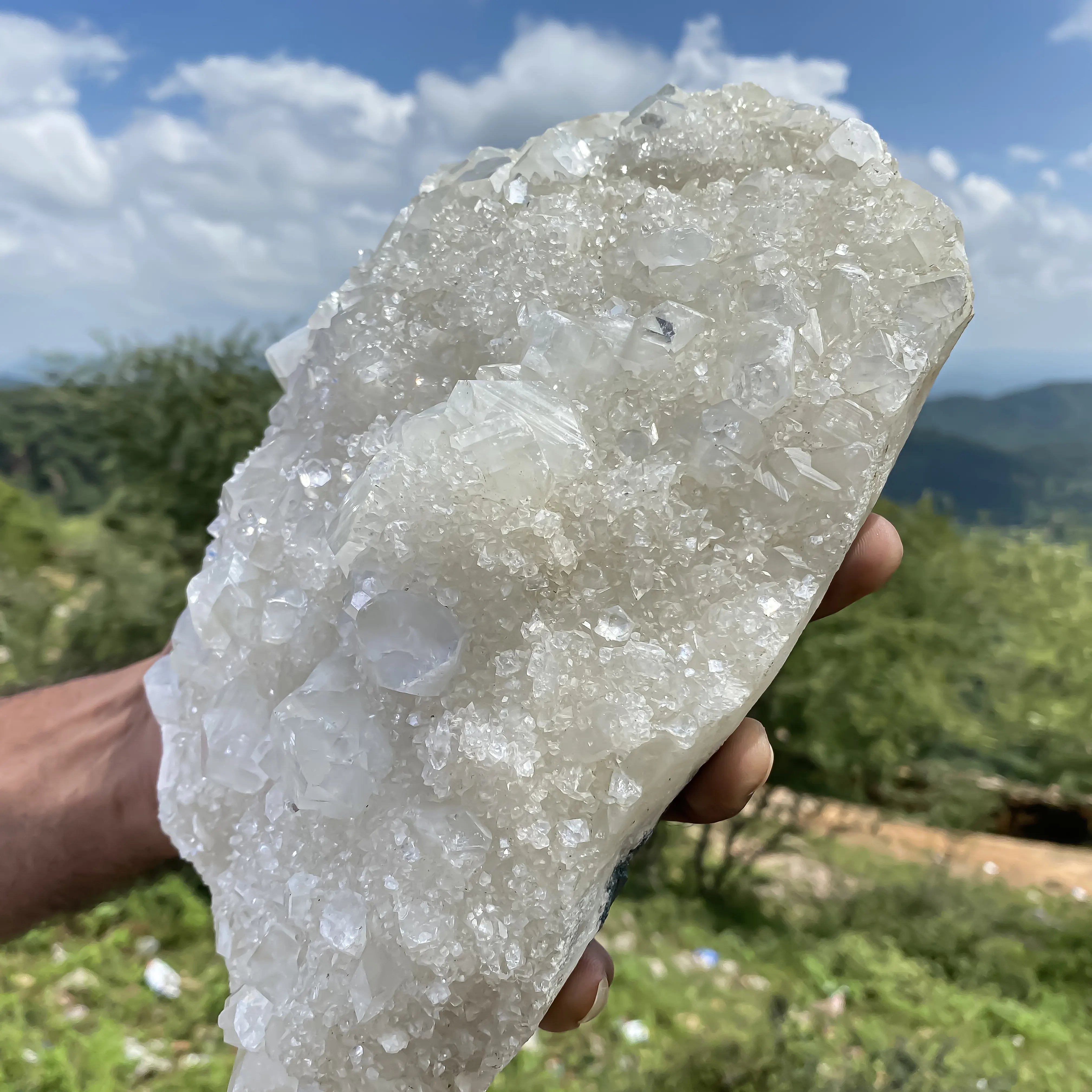 Natural White Apophyllite 3965g