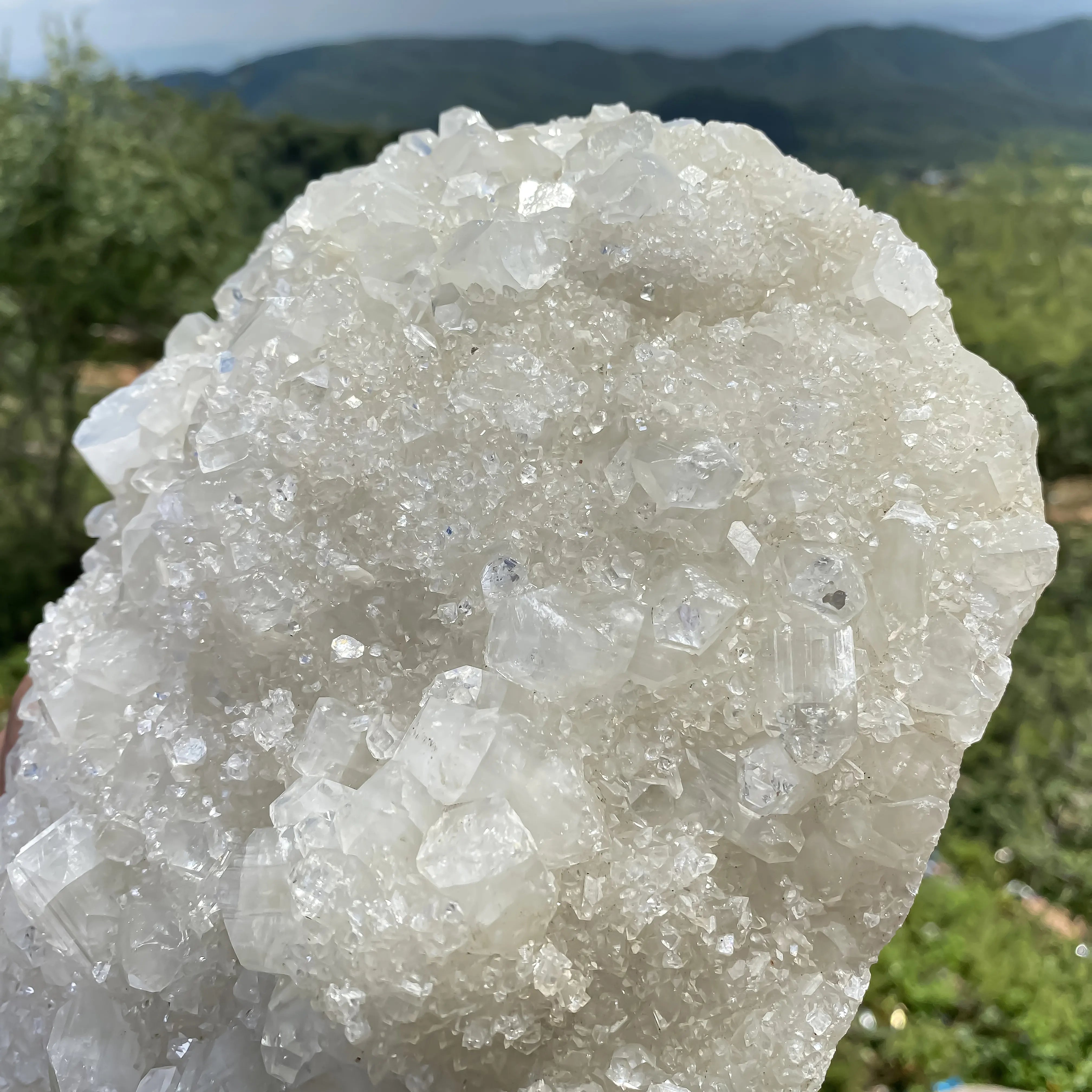 Natural White Apophyllite 3965g