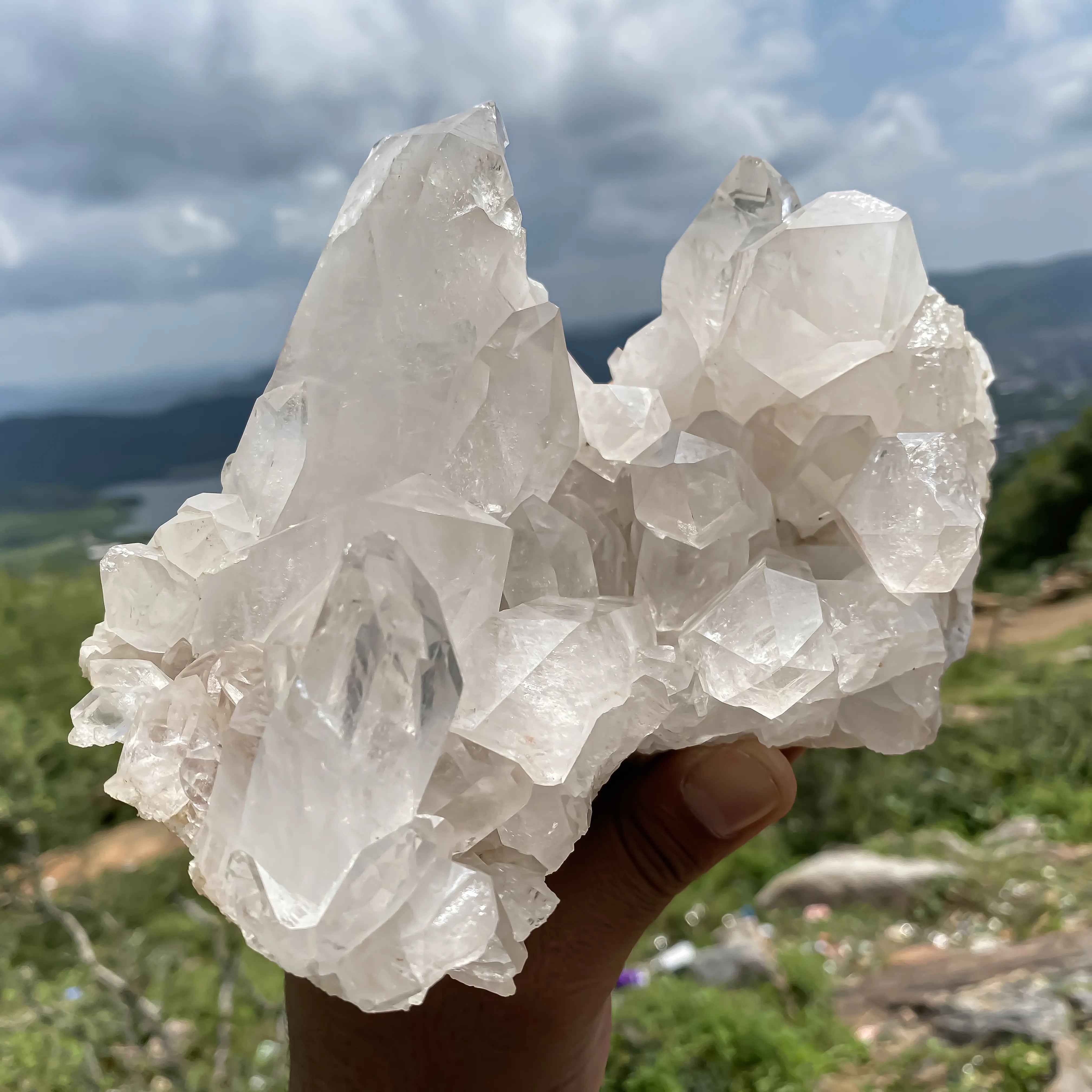 Natural Himalayan White Quartz Cluster 1600 g  Raw Crystal Points