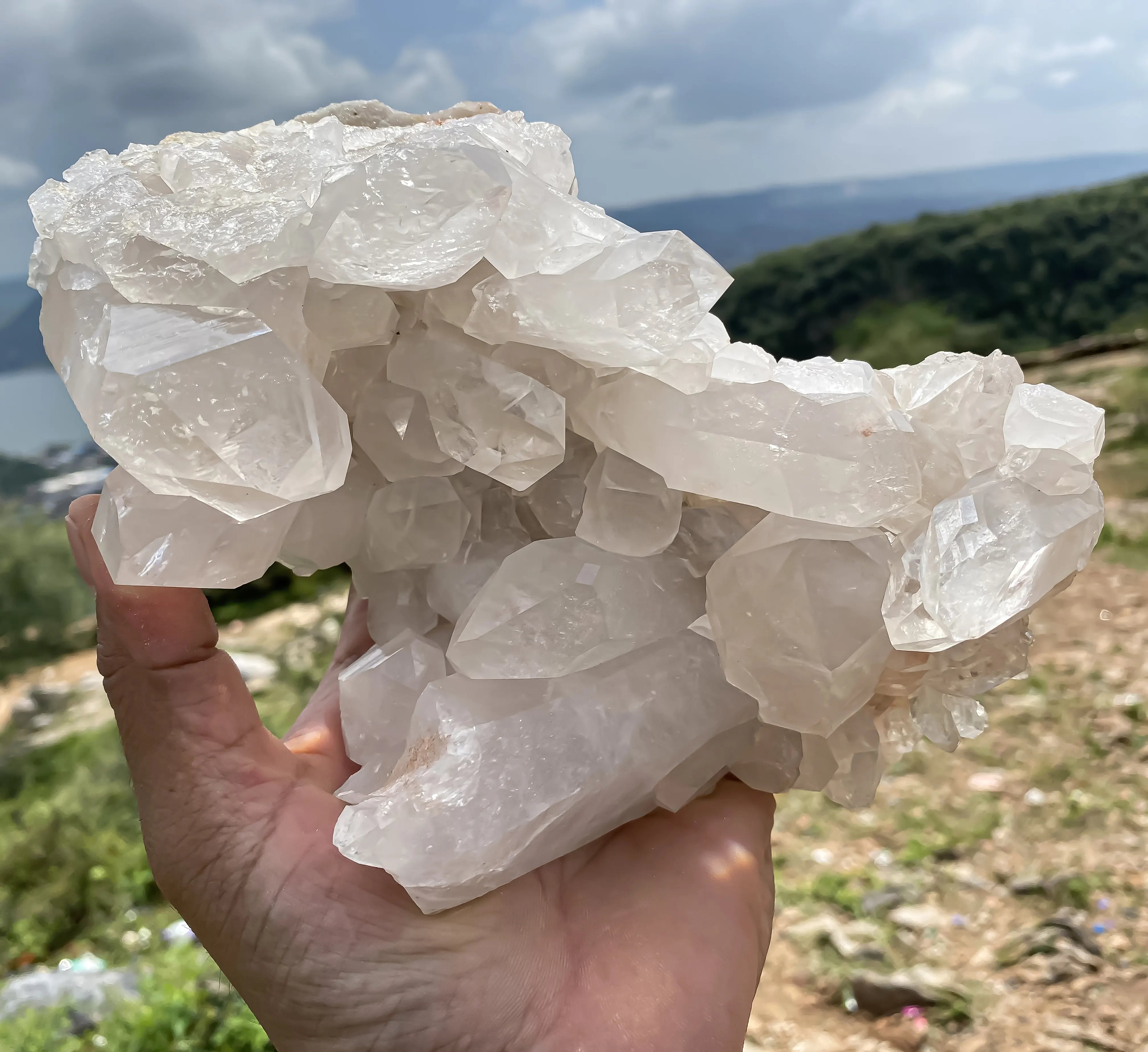 Natural Himalayan White Quartz Cluster 1600 g  Raw Crystal Points