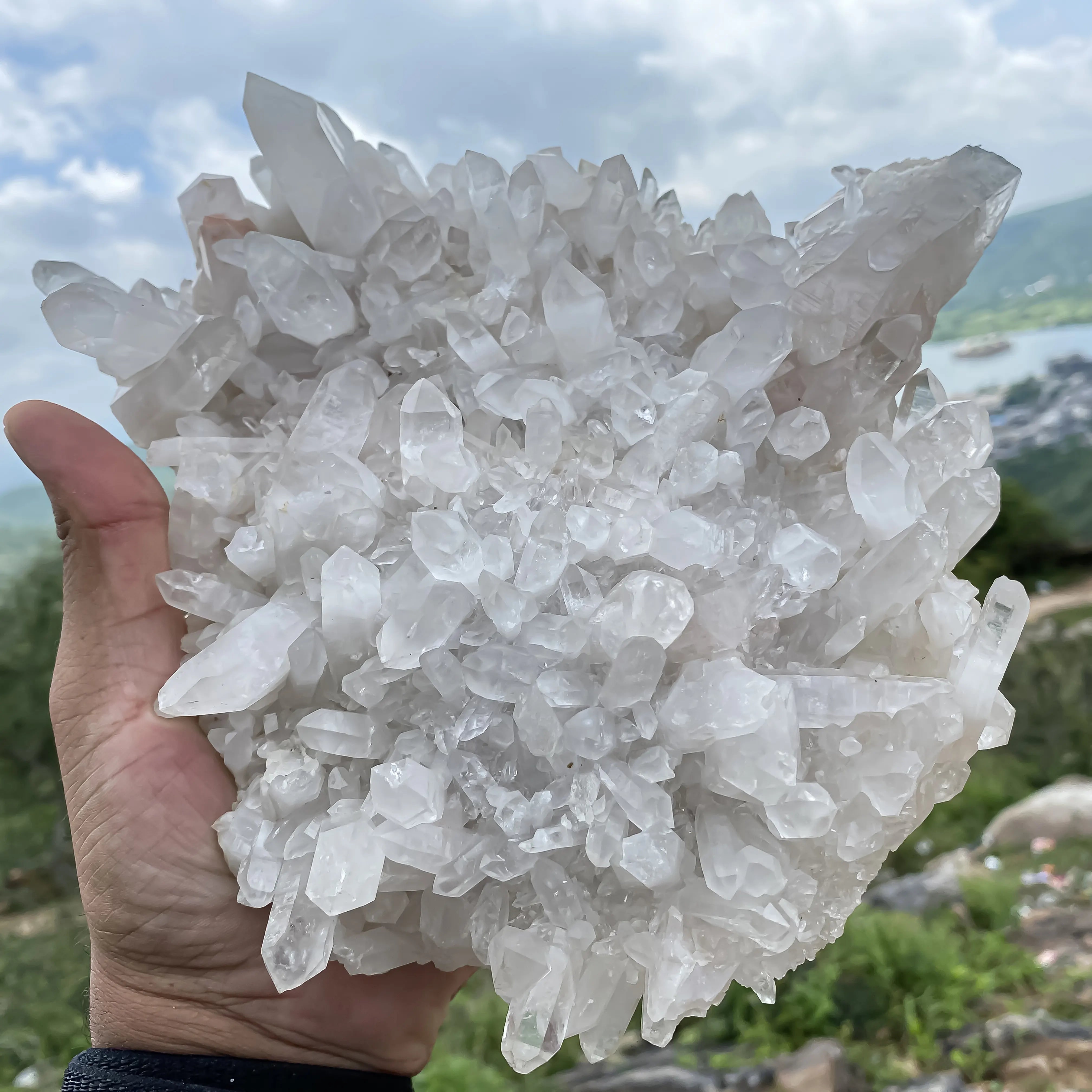 Natural Himalayan White Quartz Cluster  1620g, Raw Crystal Points