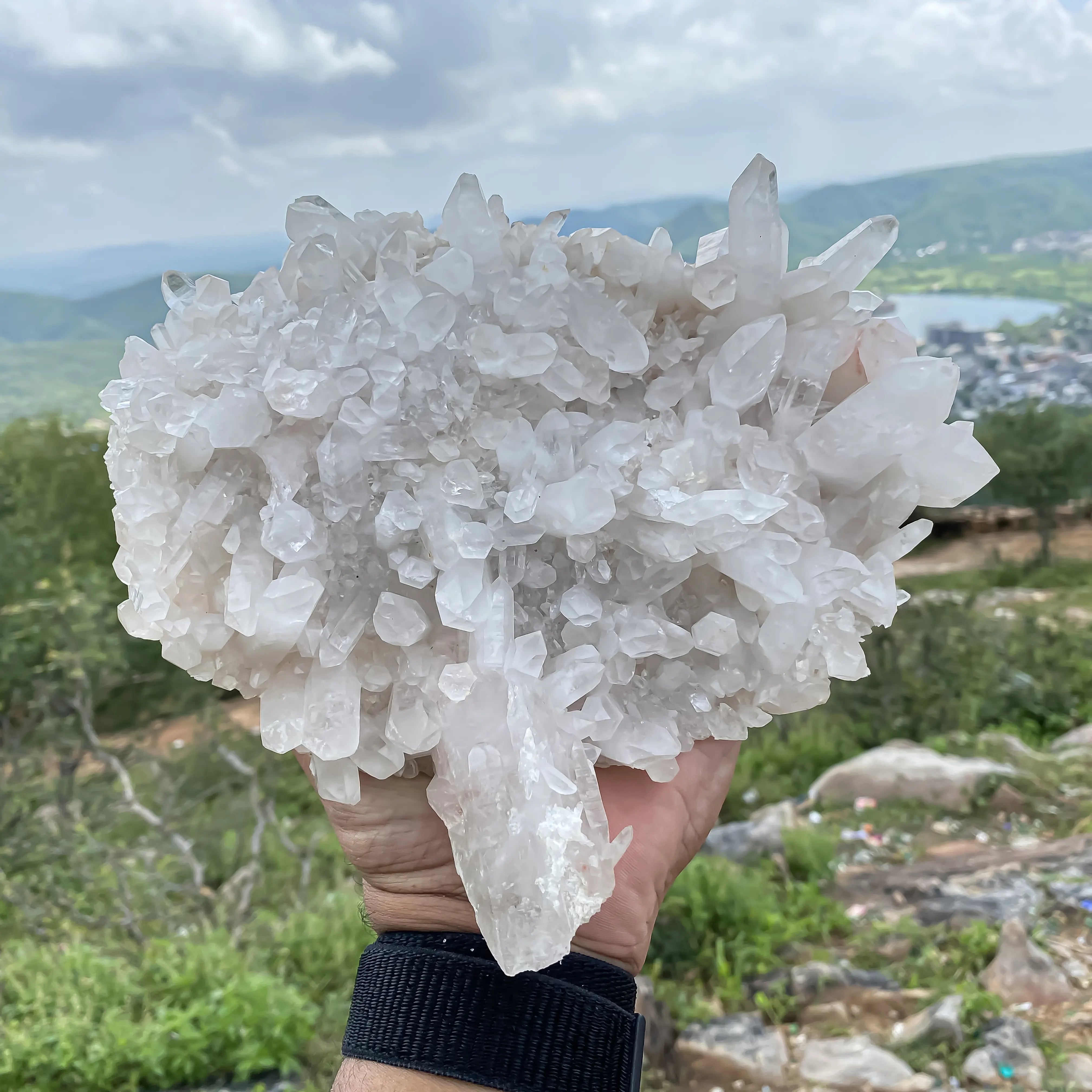 Natural Himalayan White Quartz Cluster  1620g, Raw Crystal Points
