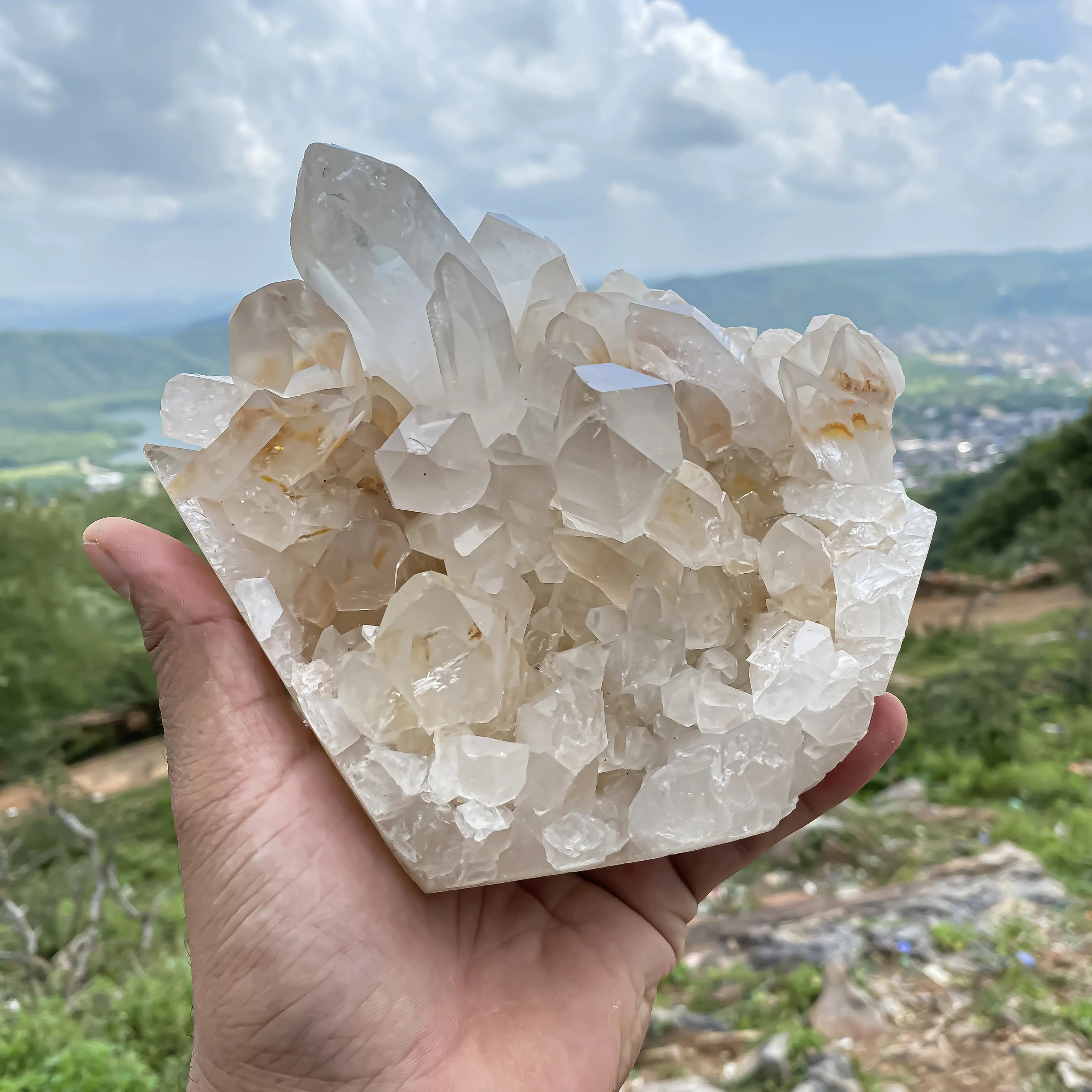 Natural Himalayan Pink Quartz Cluster – 1460 g Raw Crystal Points