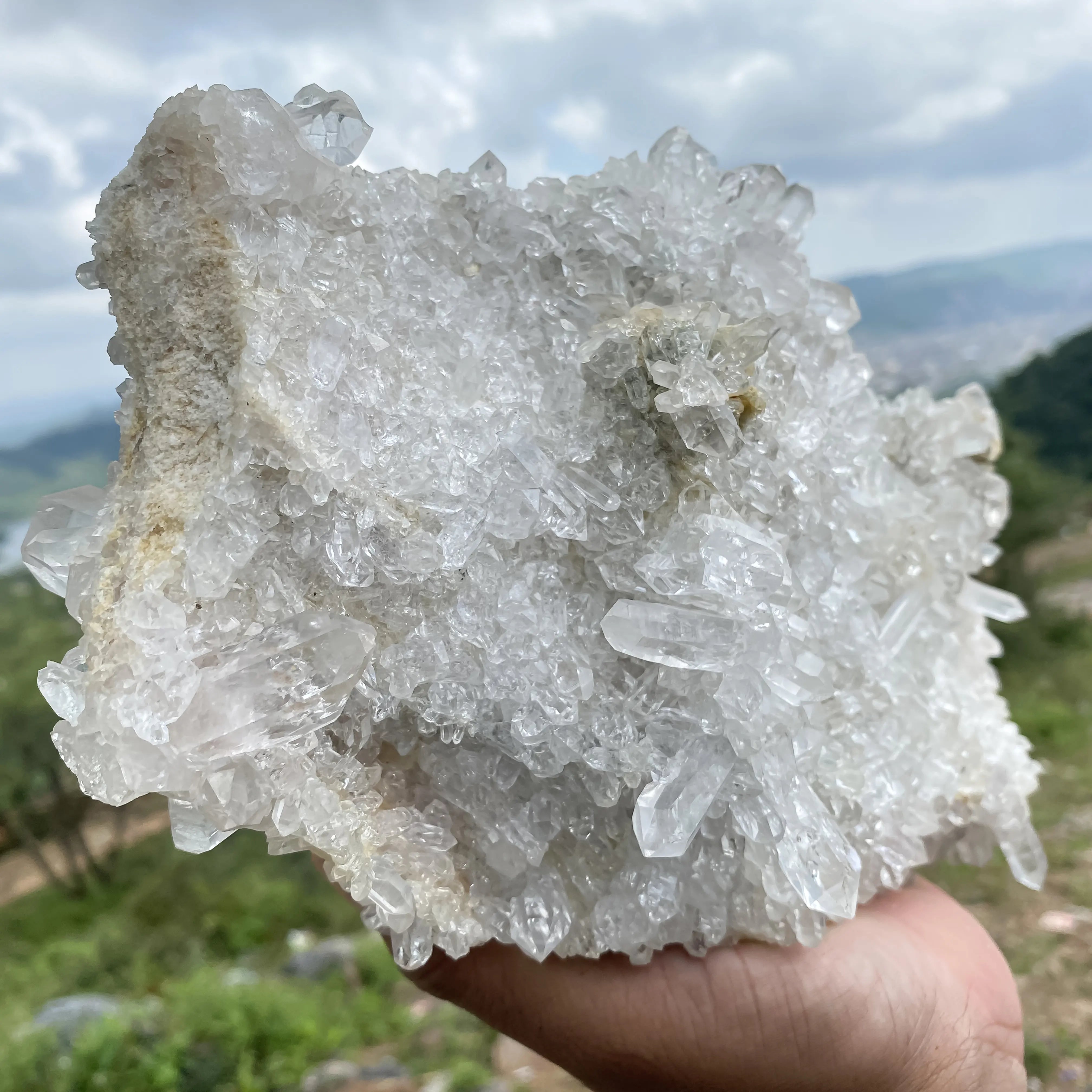 Natural Himalayan White Quartz Cluster  2550 g Raw Crystal Points