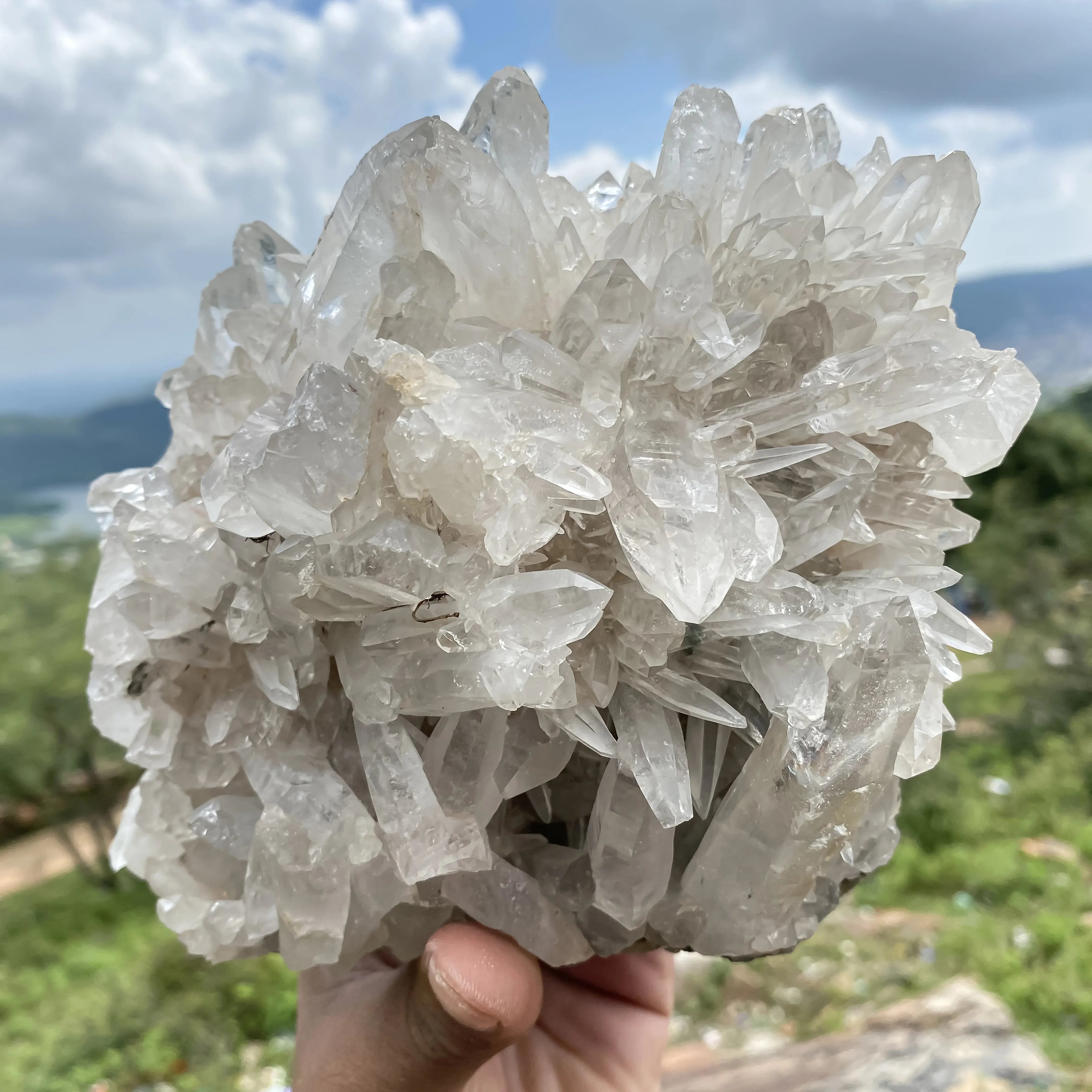 Pure Himalayan White Quartz Cluster for Healing  3300 g