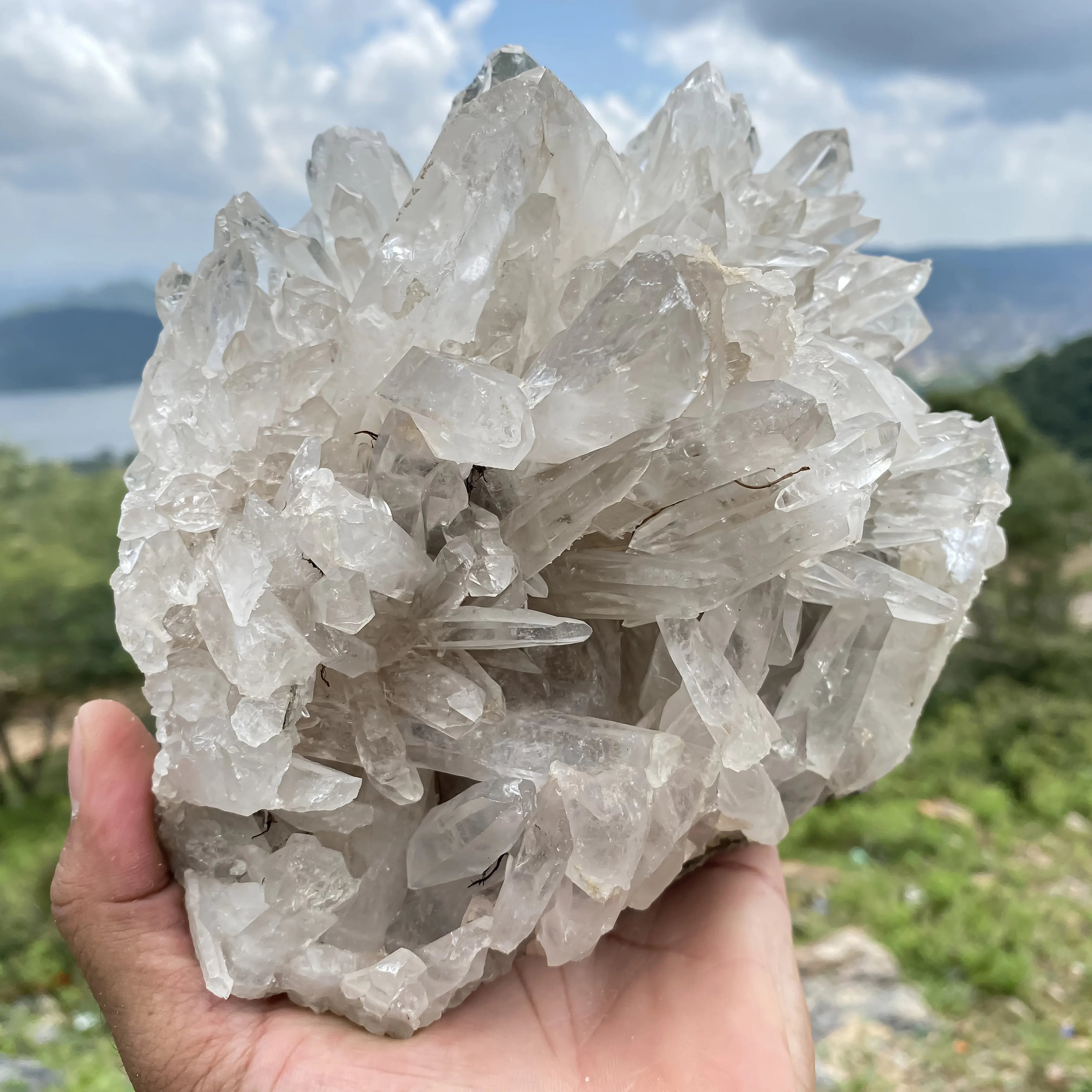 Pure Himalayan White Quartz Cluster for Healing  3300 g