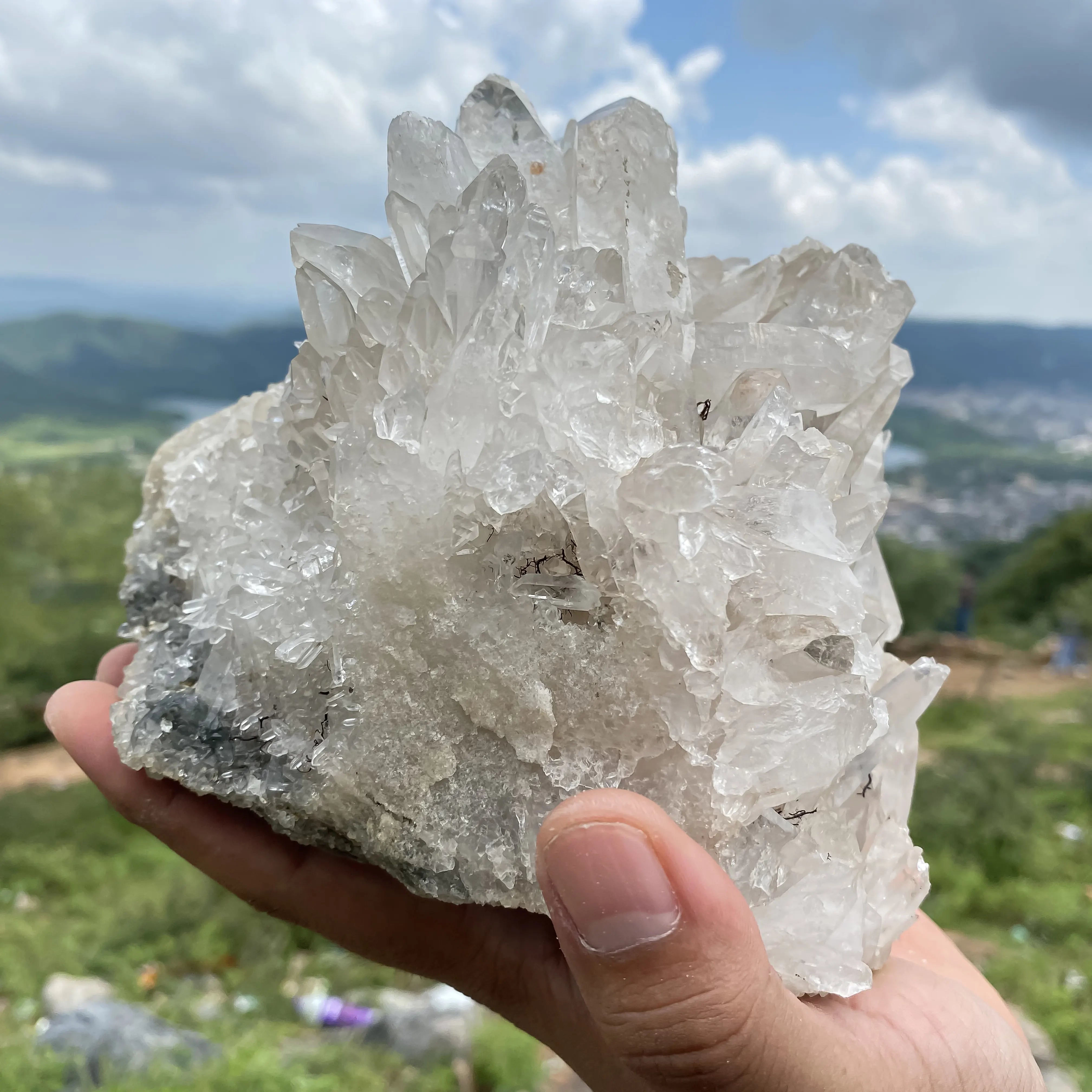 Pure Himalayan White Quartz Cluster for Healing  3300 g