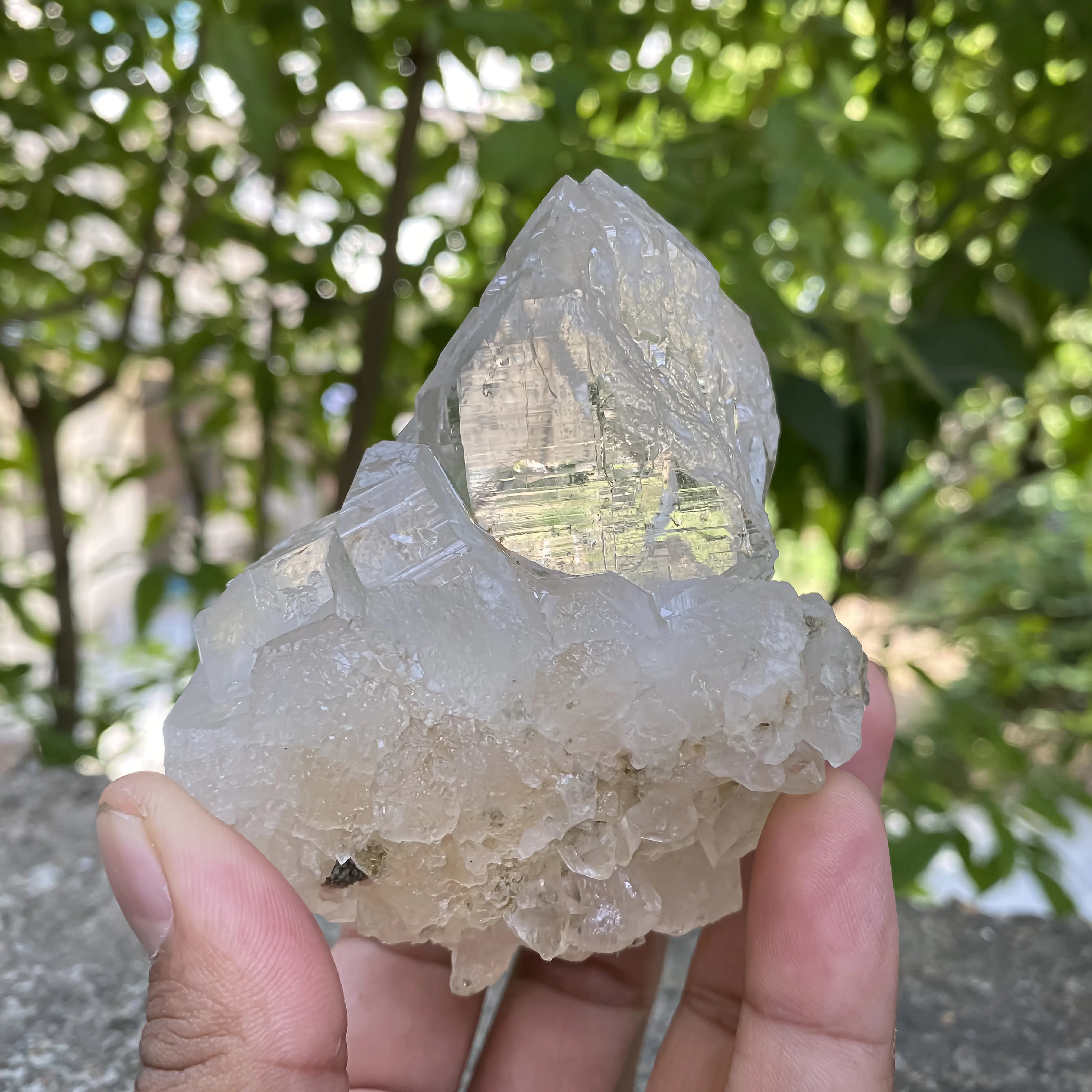 Natural Himalayan White Quartz Cluster – 406 g Healing Crystal