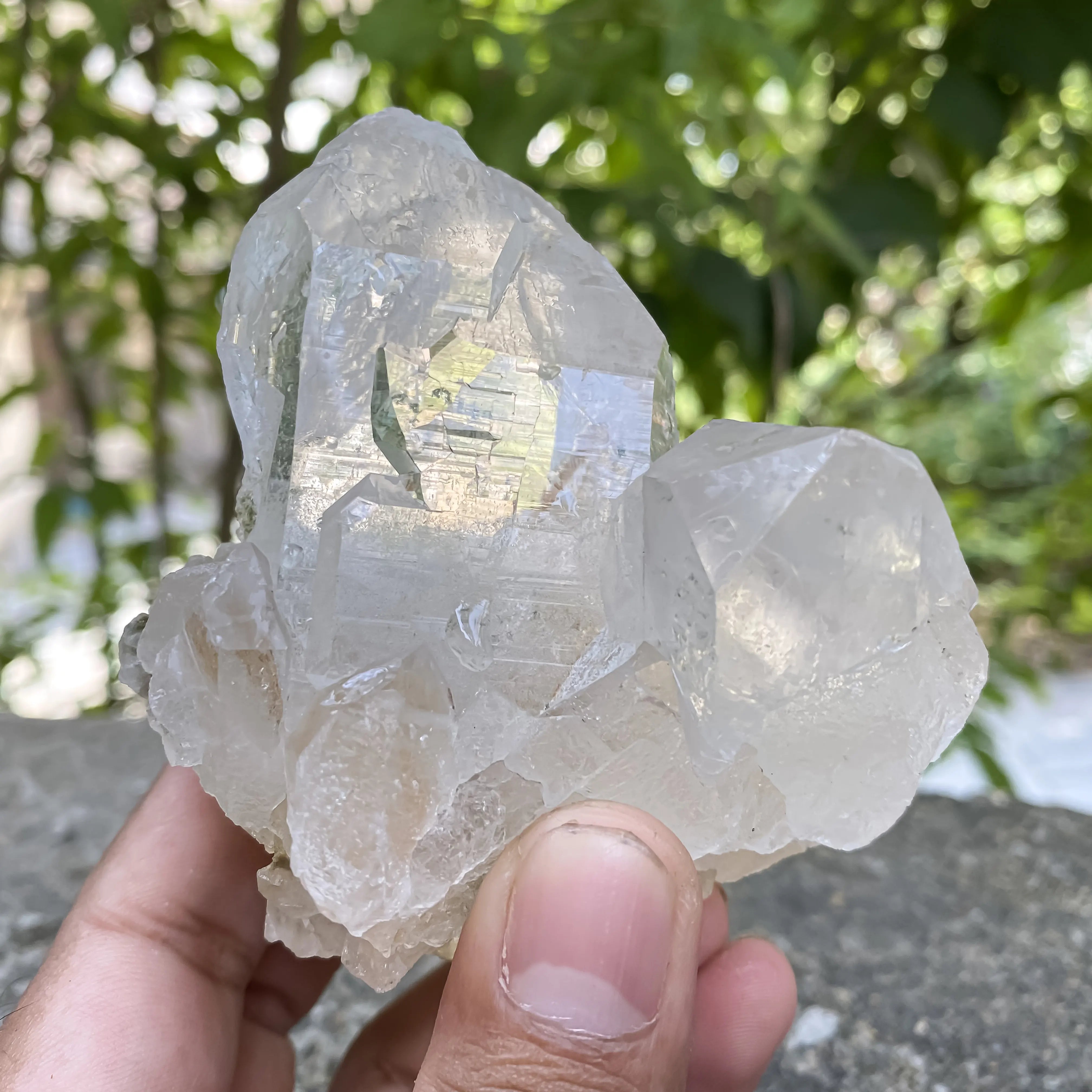 Natural Himalayan White Quartz Cluster – 406 g Healing Crystal