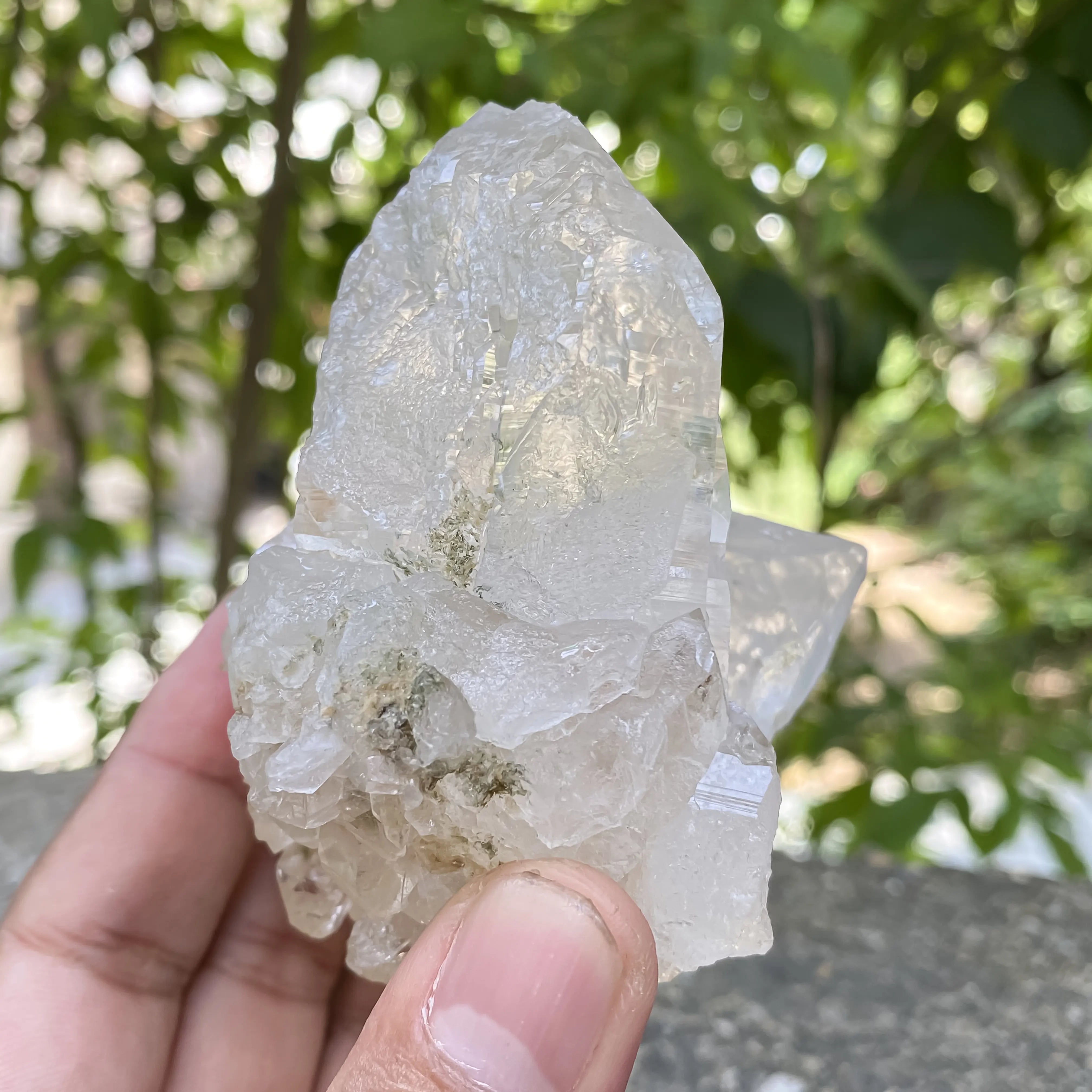 Natural Himalayan White Quartz Cluster – 406 g Healing Crystal