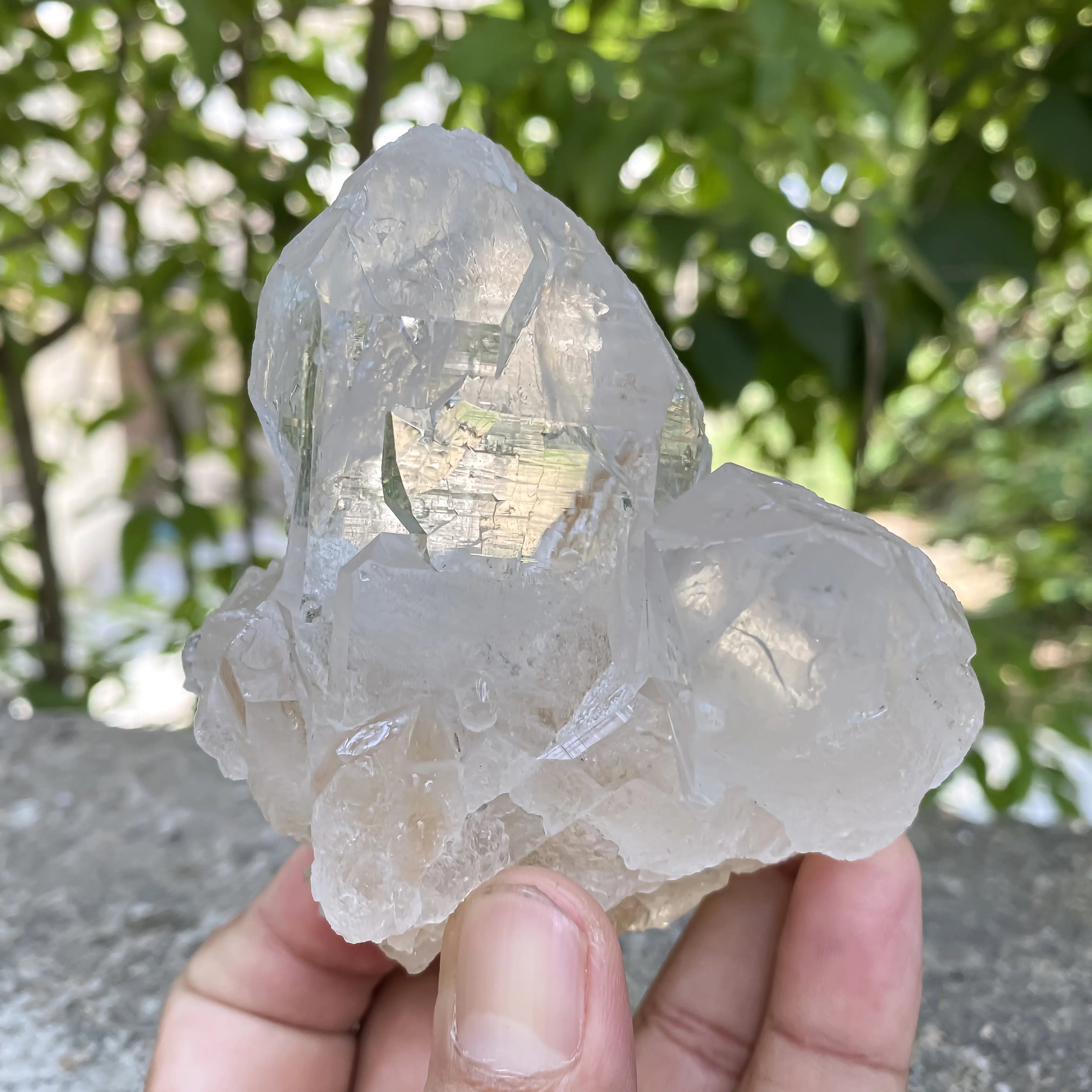 Natural Himalayan White Quartz Cluster – 406 g Healing Crystal
